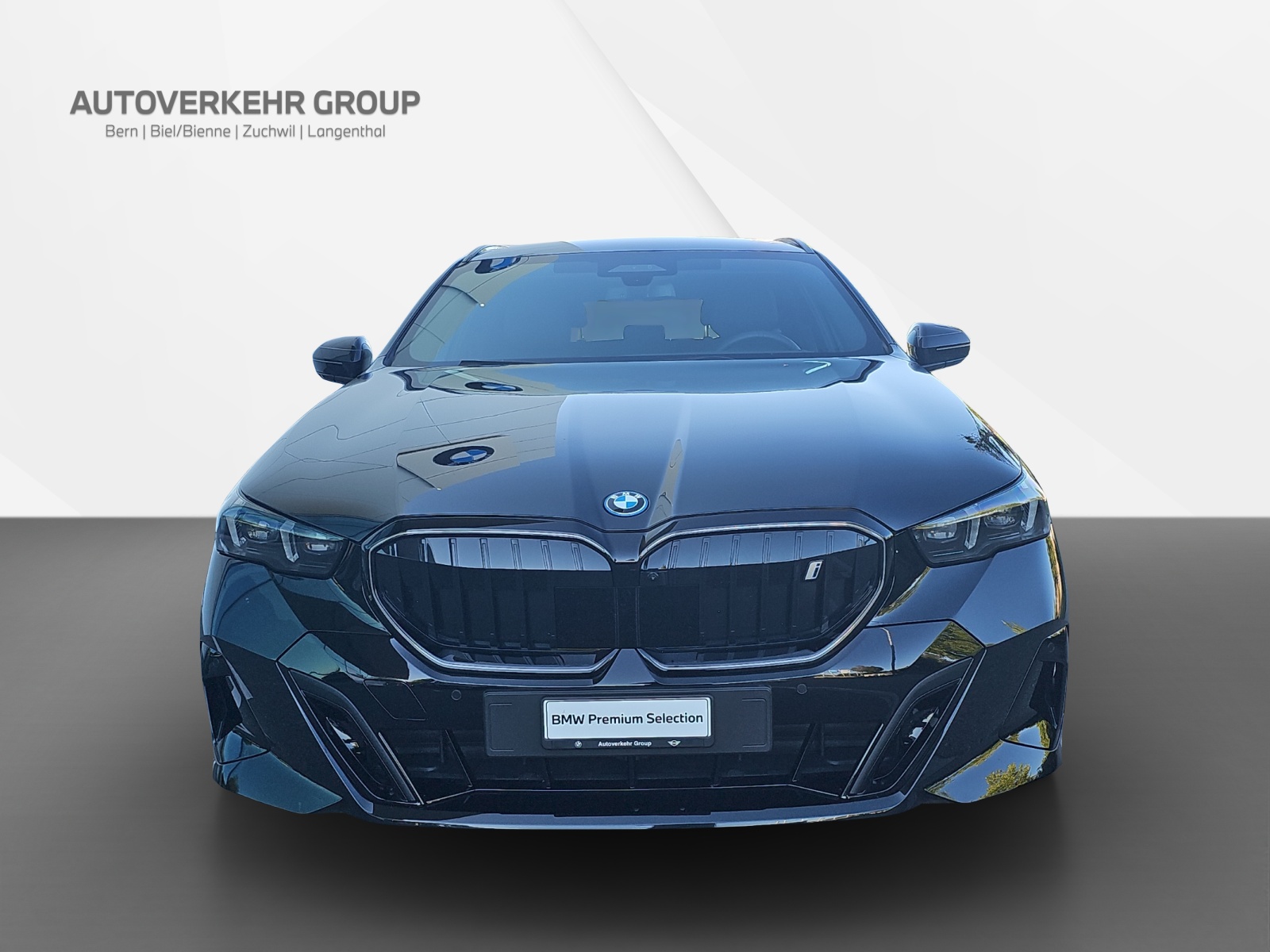 BMW i5 xDr 40 Tour M SportPro-showroom-element-1