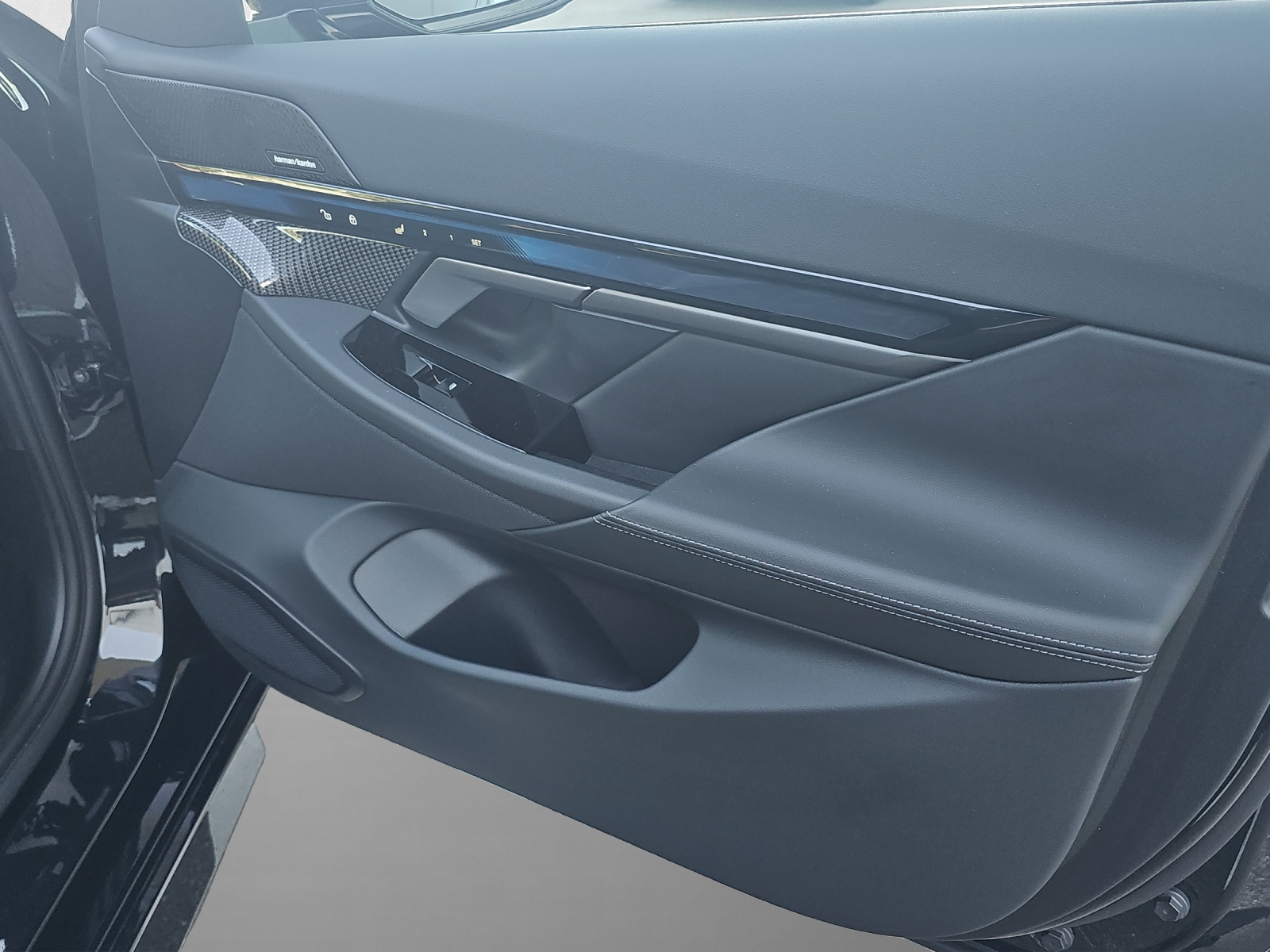 BMW i5 xDr 40 Tour M SportPro-image-19