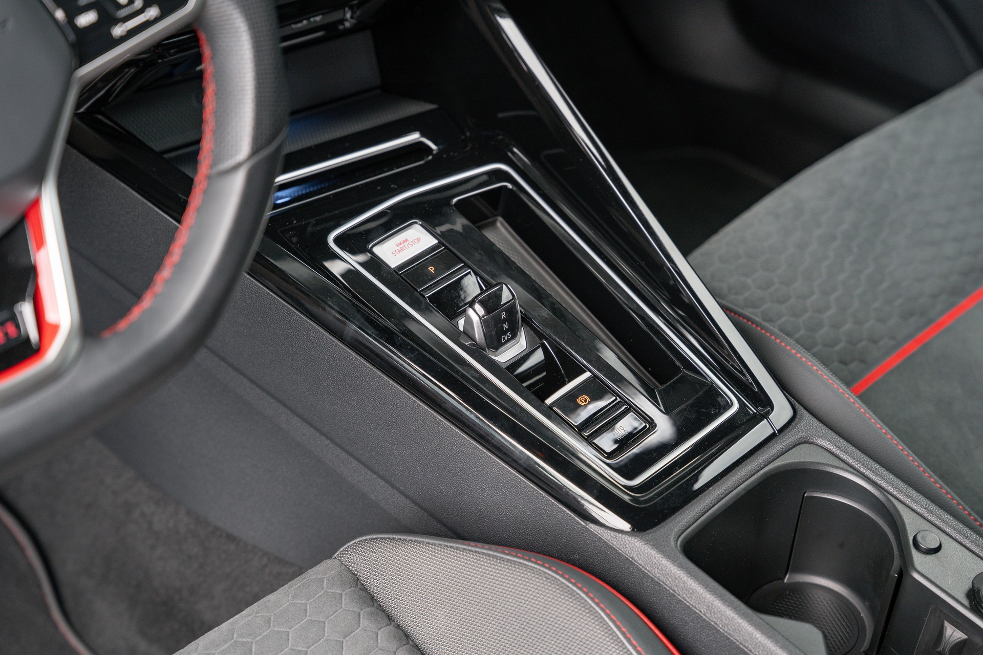 VW Golf 2.0 TSI GTI Clubsport DSG-image-12