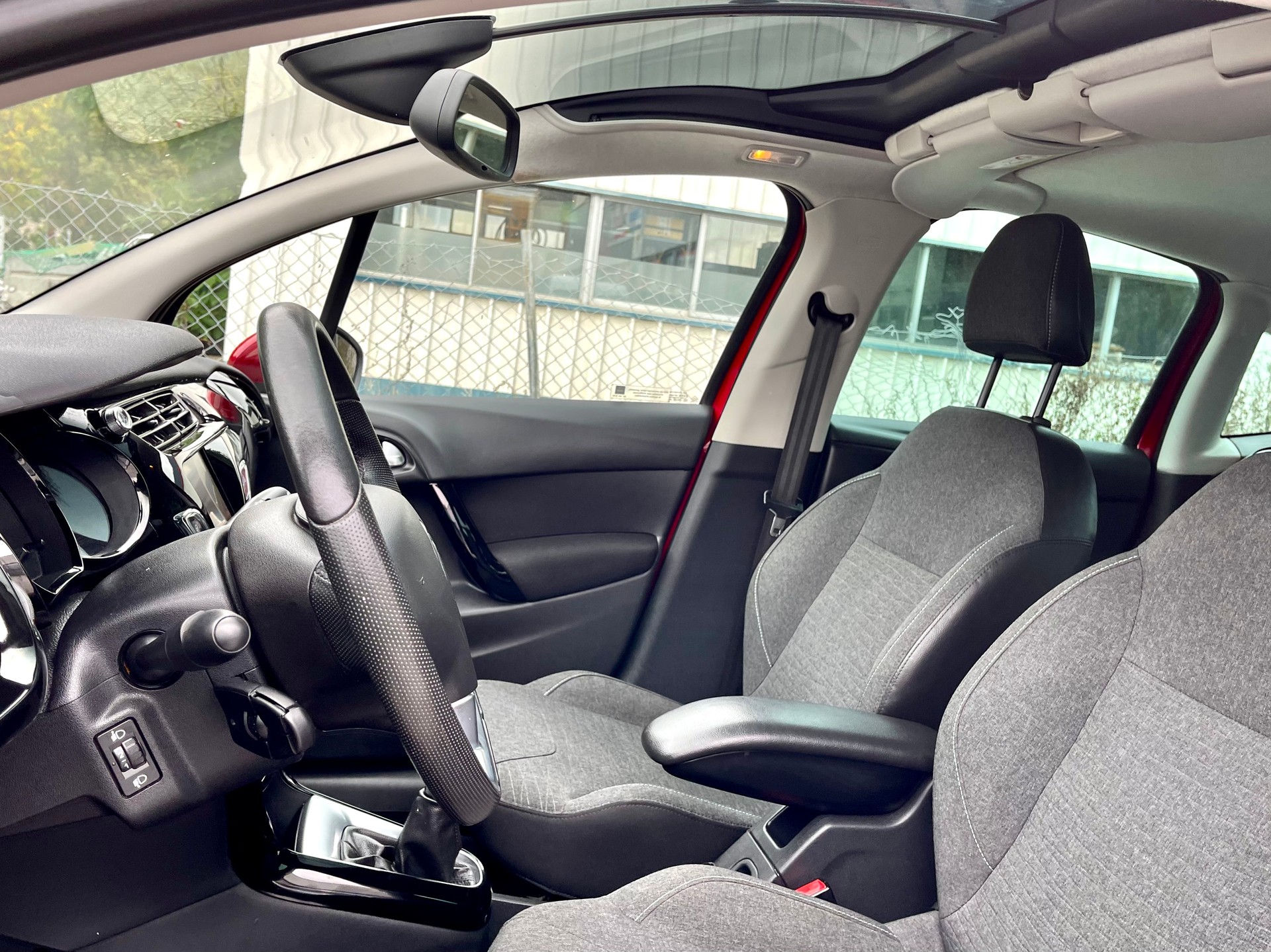 CITROEN C3 1.2i PureTech Exclusive-image-15