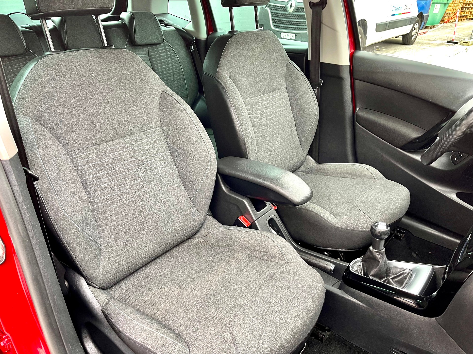 CITROEN C3 1.2i PureTech Exclusive-image-10