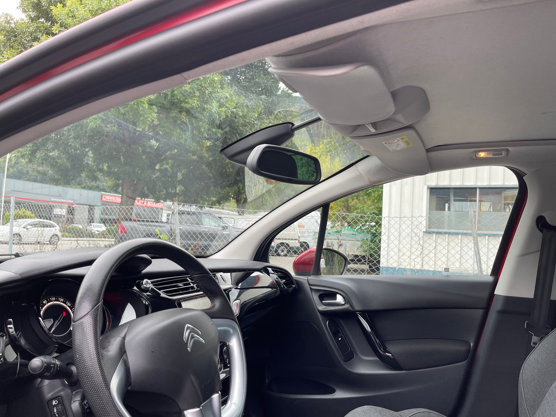 CITROEN C3 1.2i PureTech Exclusive-image-25