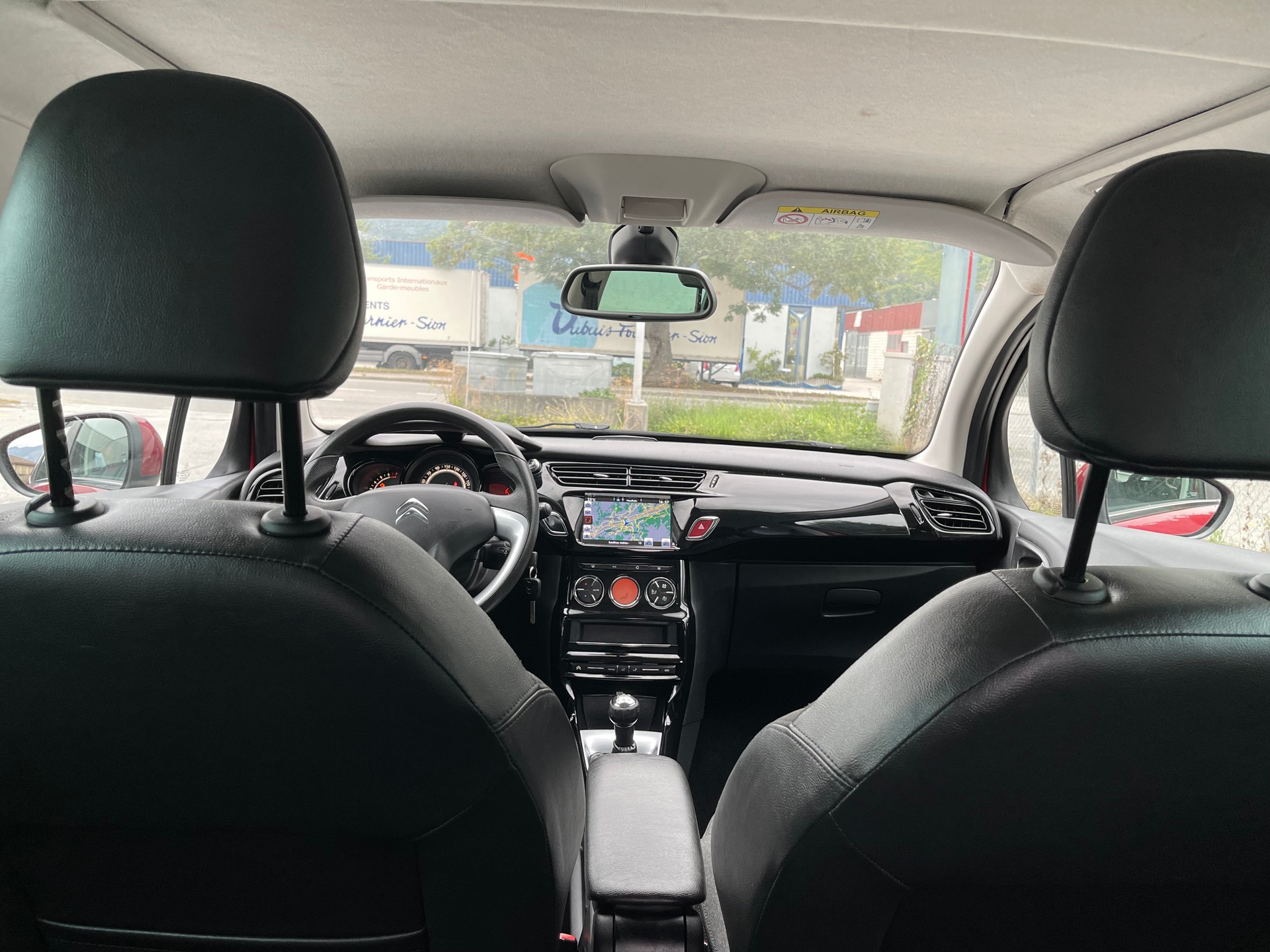 CITROEN C3 1.2i PureTech Exclusive-image-13