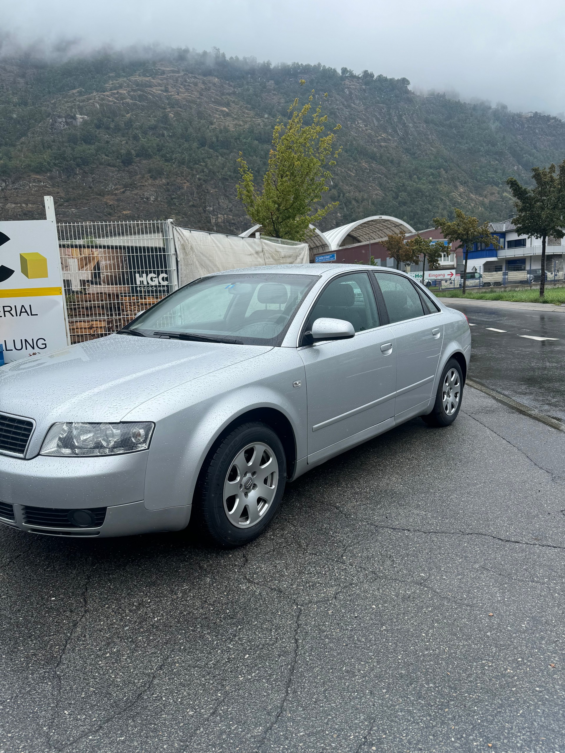 AUDI A4 2.0-image-8