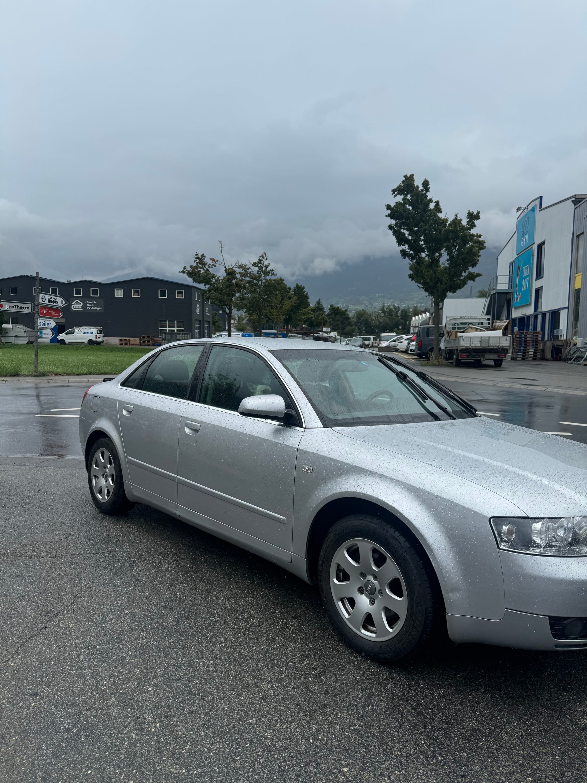 AUDI A4 2.0-image-13