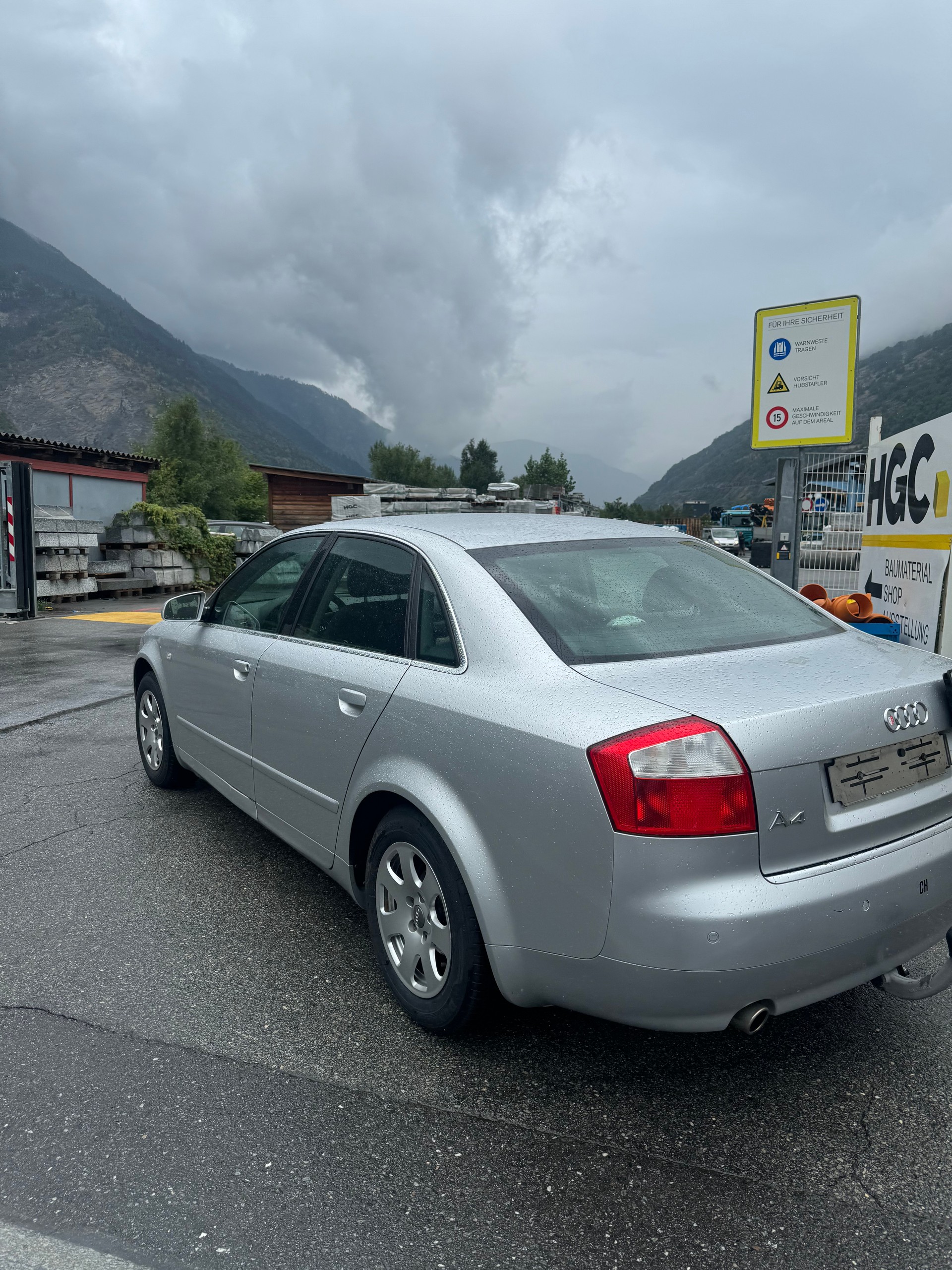 AUDI A4 2.0-image-0
