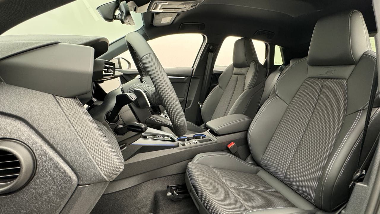 AUDI S3 Sportback TFSI quattro S-tronic-image-4