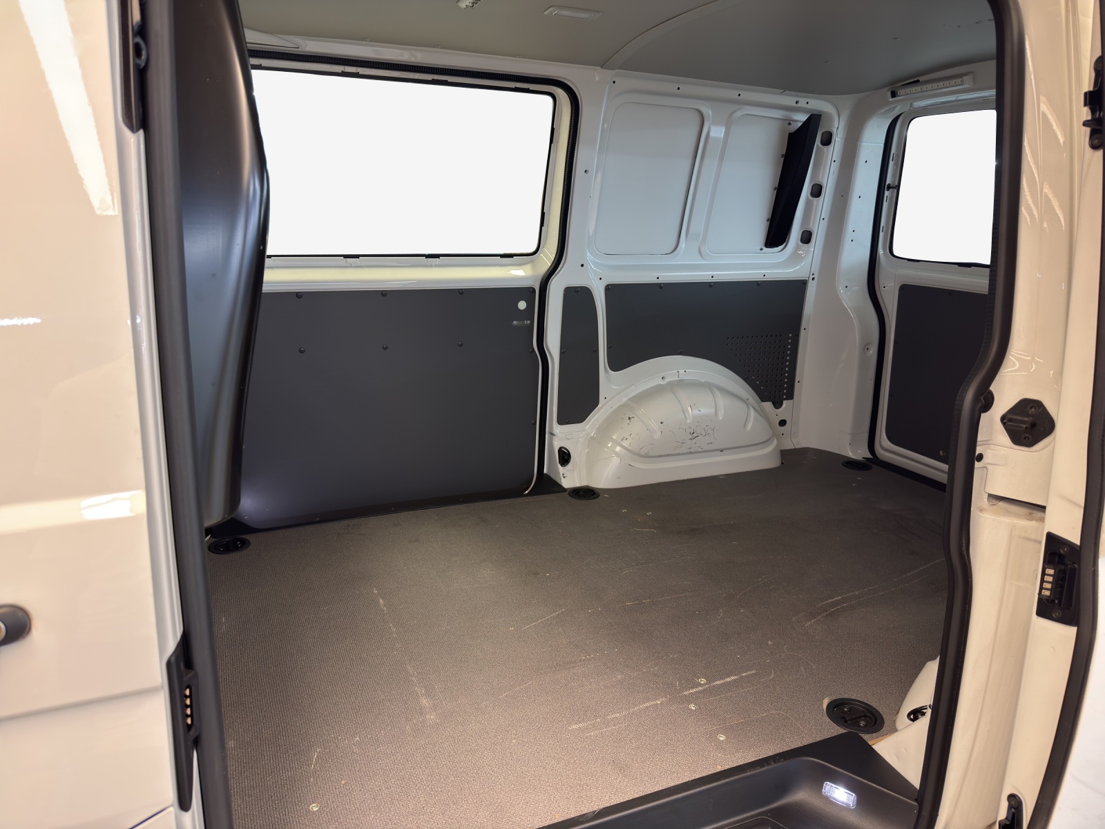 VW T6.1 2.0 TDI-image-11