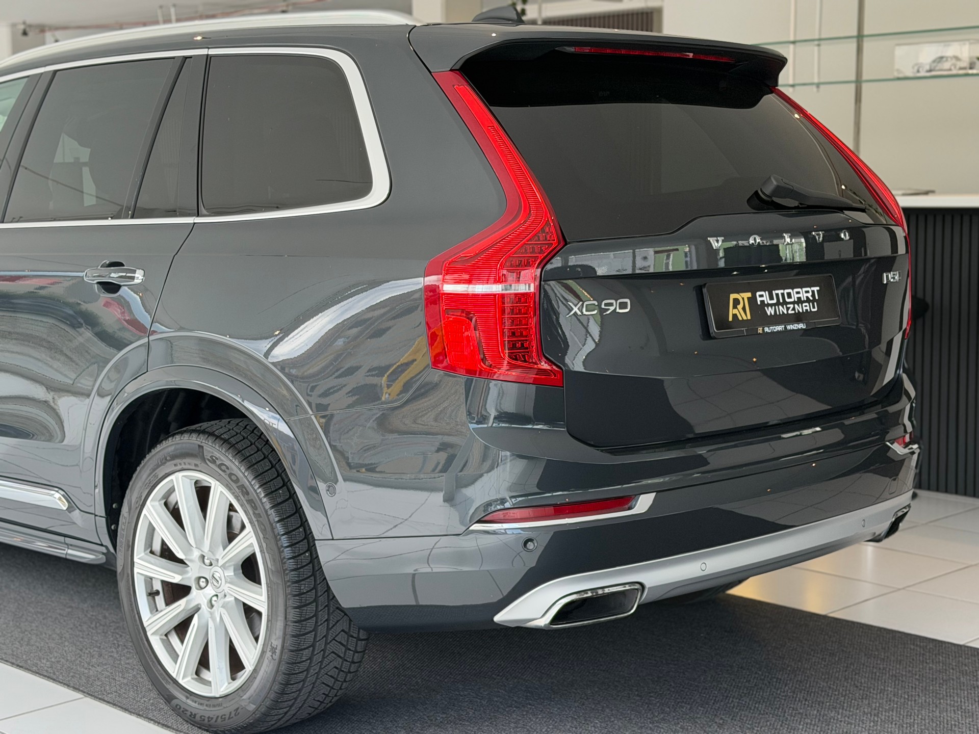 VOLVO XC90 D5 AWD Inscription Geartronic **Frisch ab MFK & Service**-image-9