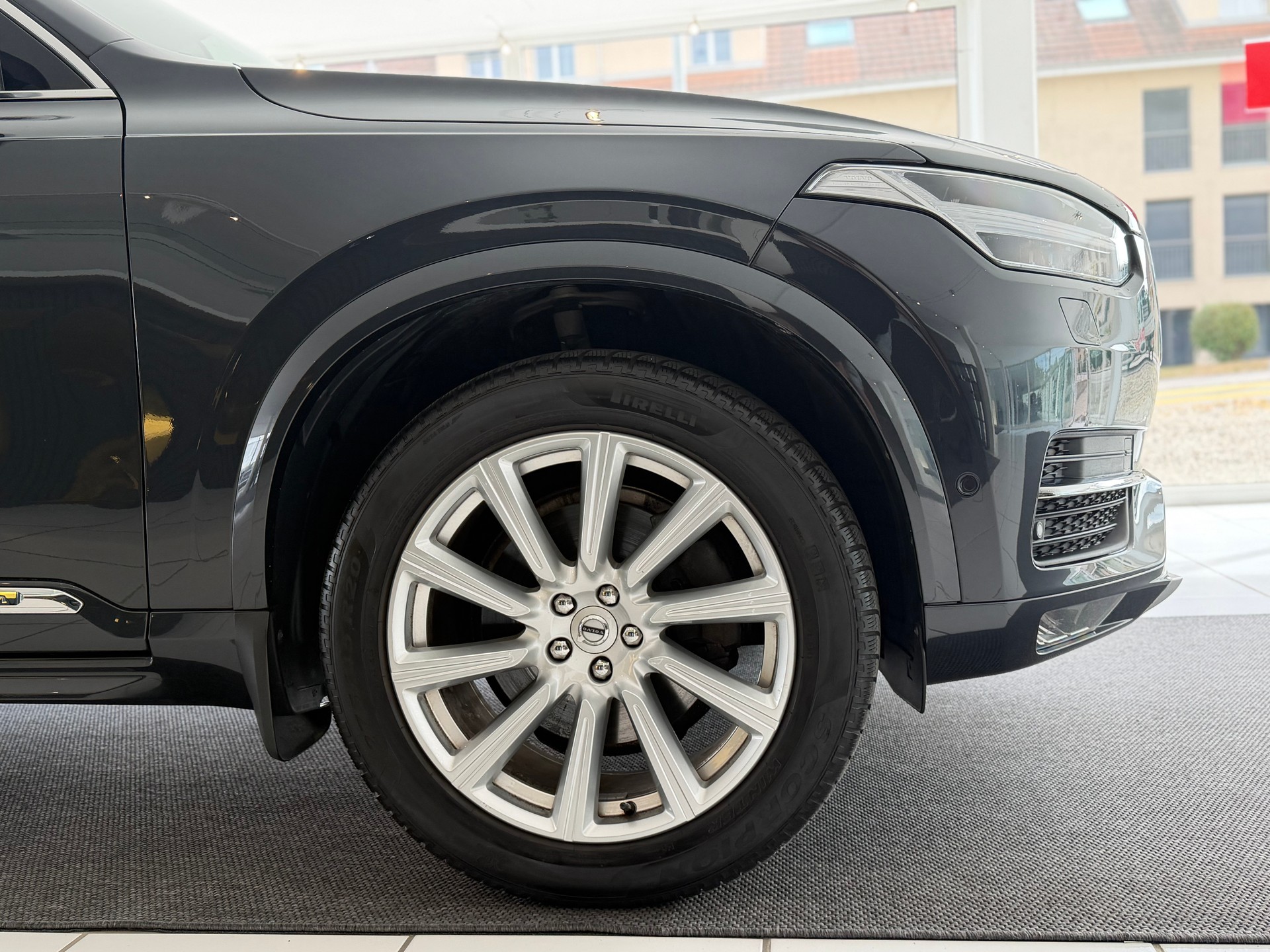 VOLVO XC90 D5 AWD Inscription Geartronic **Frisch ab MFK & Service**-image-4