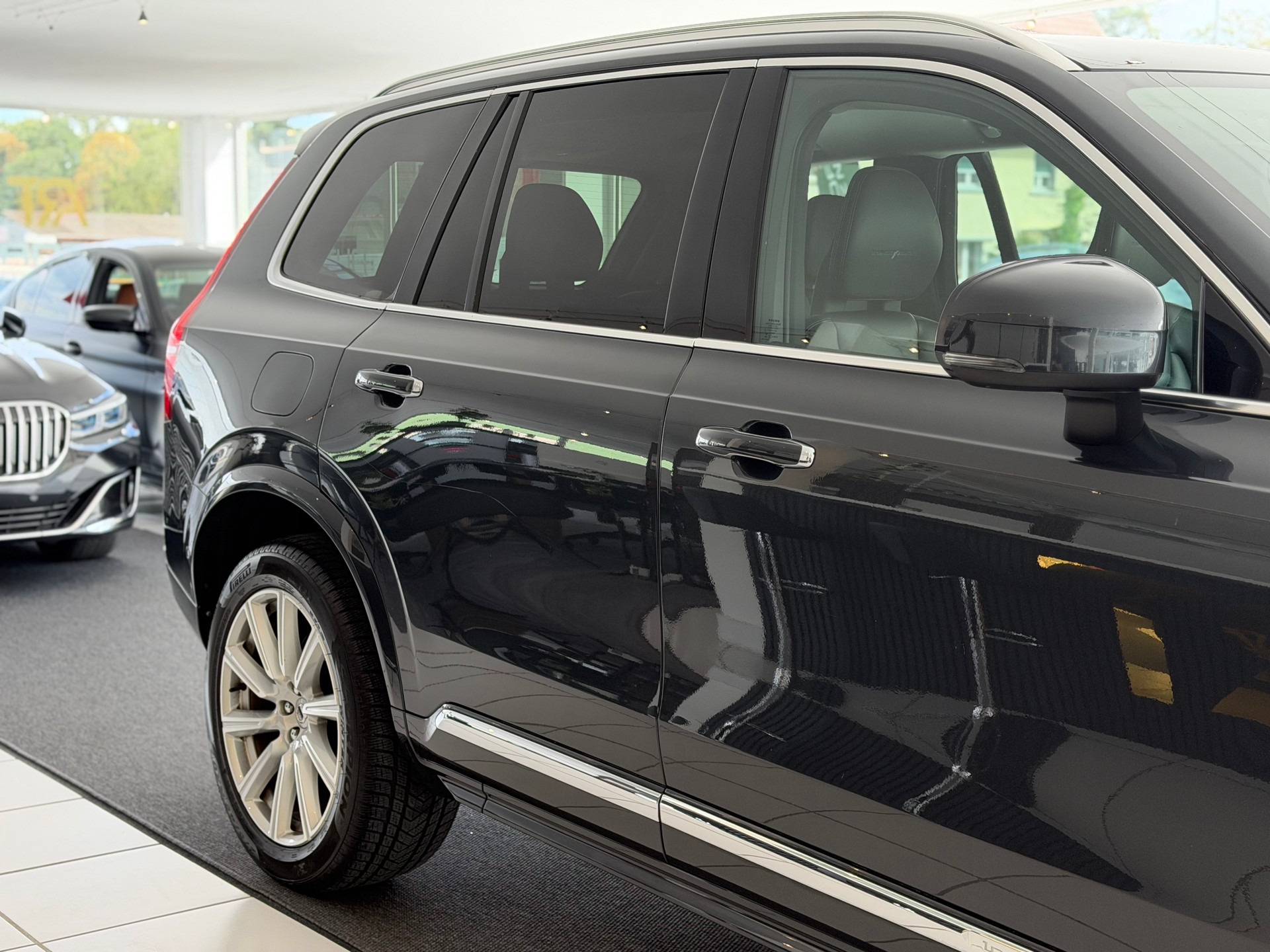 VOLVO XC90 D5 AWD Inscription Geartronic **Frisch ab MFK & Service**-image-5