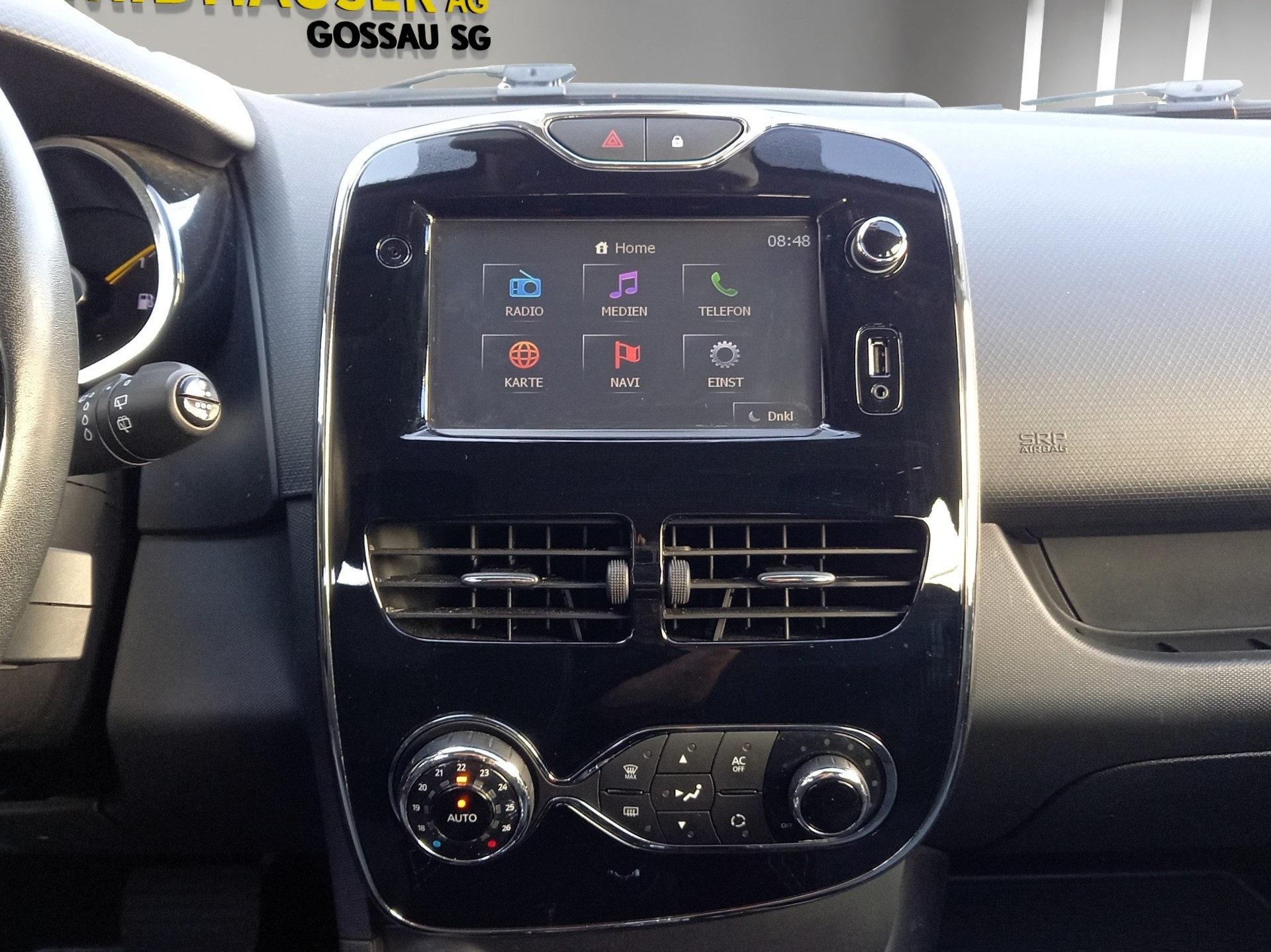RENAULT Clio 1.2 TCe 120 Swiss Edition-image-10