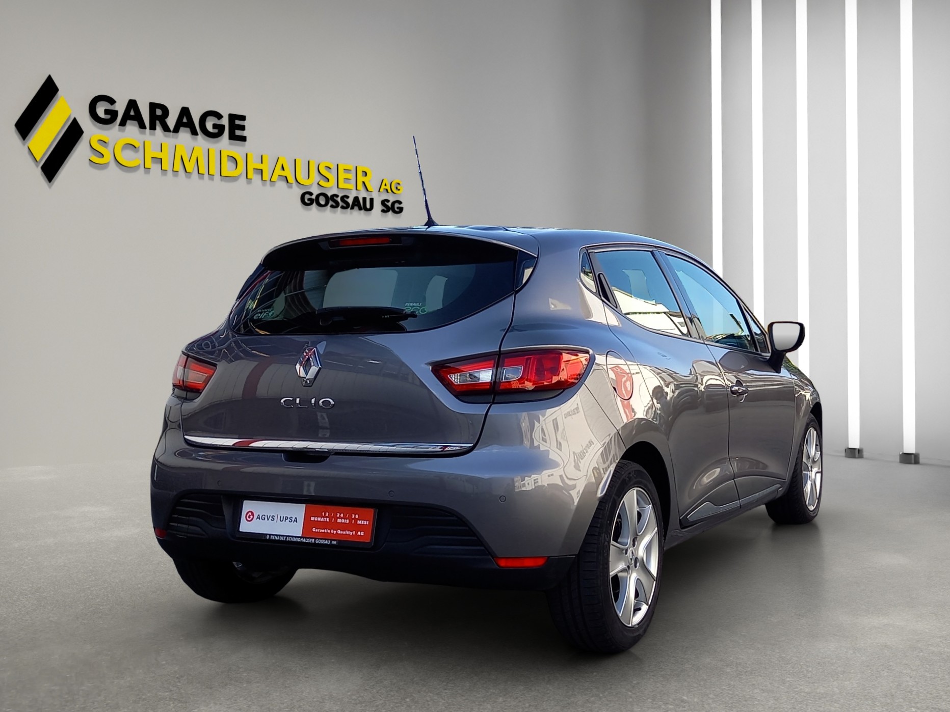 RENAULT Clio 1.2 TCe 120 Swiss Edition-image-3