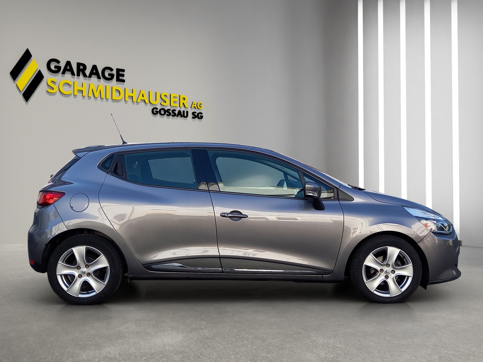 RENAULT Clio 1.2 TCe 120 Swiss Edition-image-4