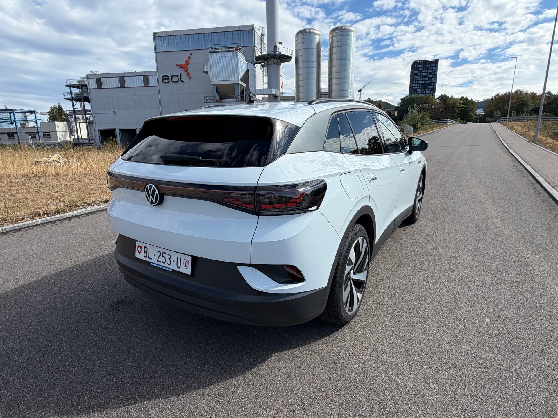 VW ID.4 Pro Performance 77 kWh Family-image-7