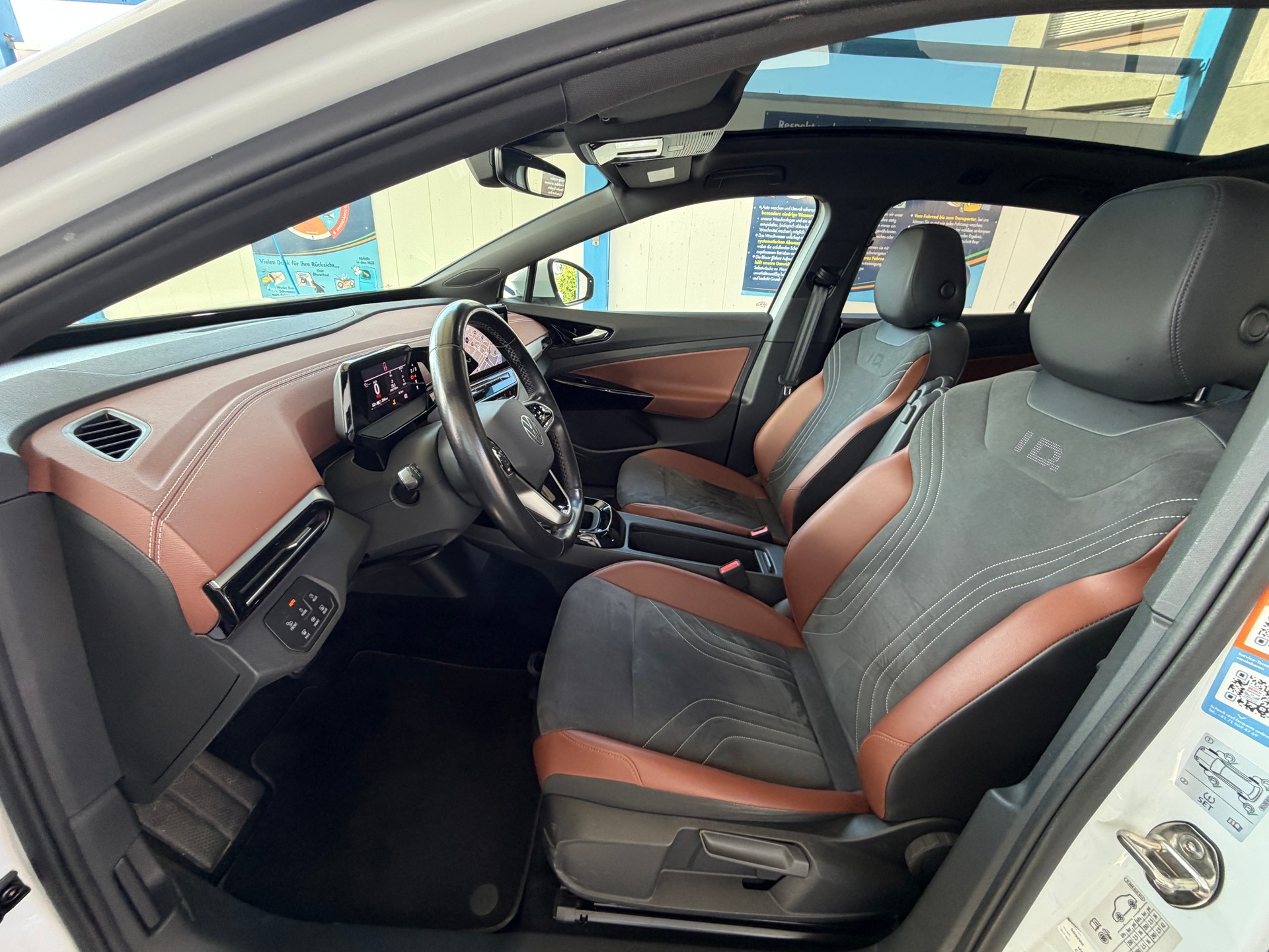 VW ID.4 Pro Performance 77 kWh Family-image-2