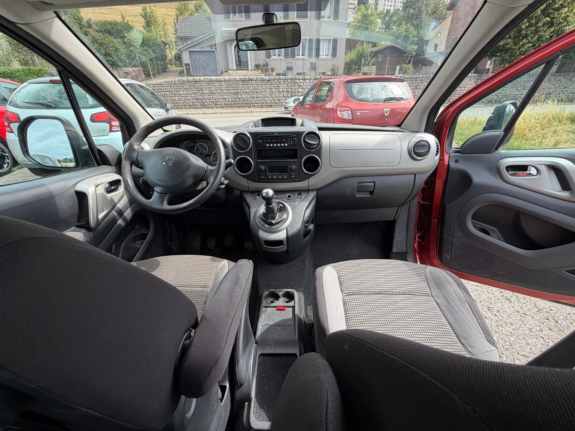 PEUGEOT Partner 1.6 HDI Trendy Clim (Pack)-image-9