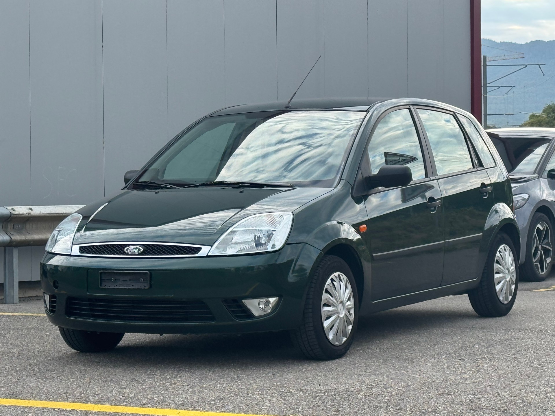 FORD Fiesta 1.4 16V Ghia-image-0
