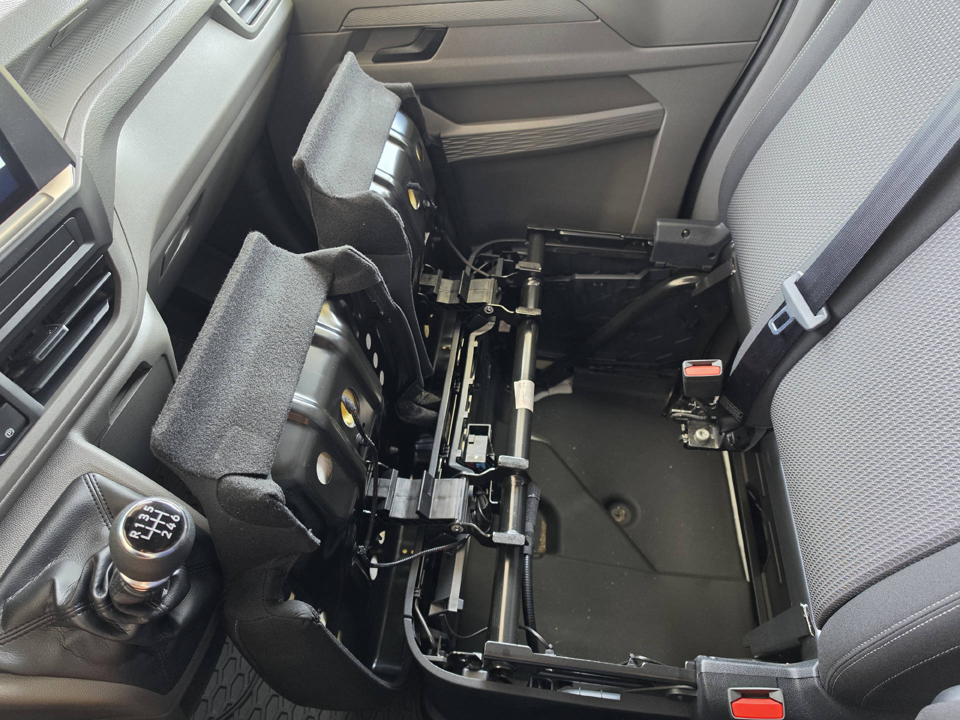 VW Transporter Kaw. 3500 2.0 TDI 150-image-21