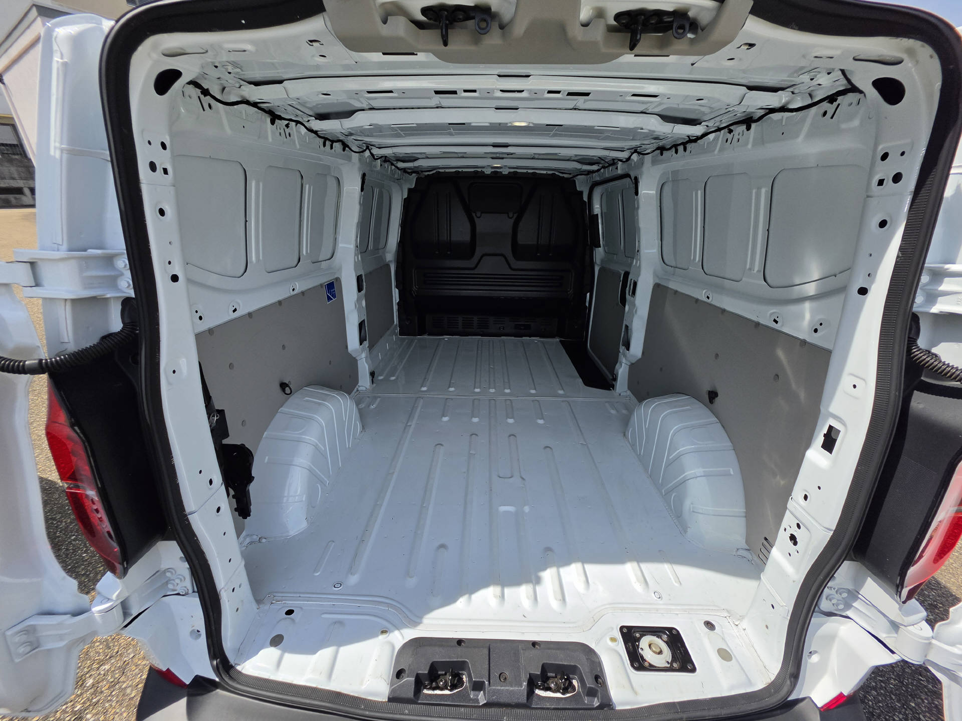 VW Transporter Kaw. 3500 2.0 TDI 150-image-10
