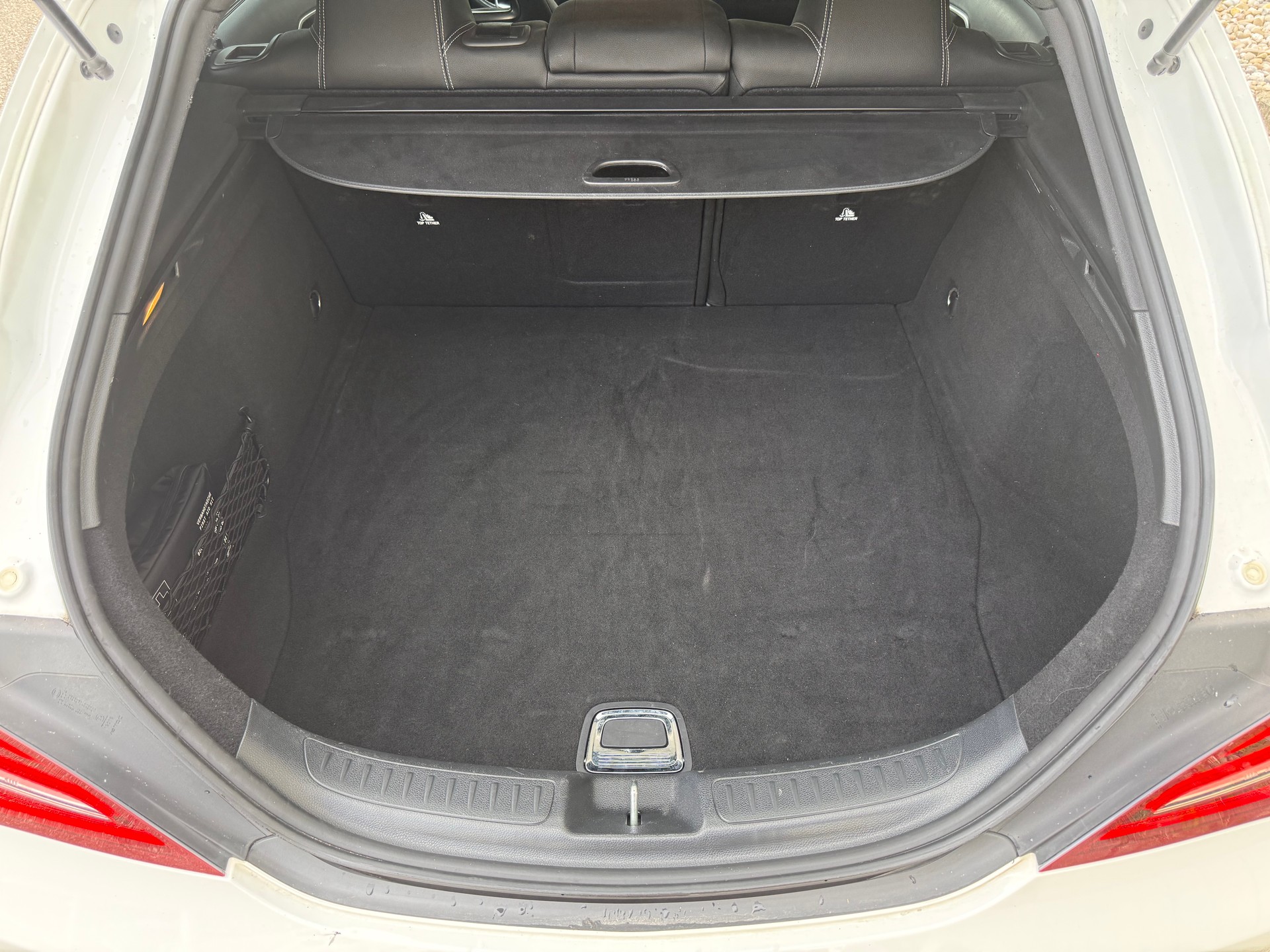 MERCEDES-BENZ CLA Shooting Brake 180 Urban 7G-DCT-image-4
