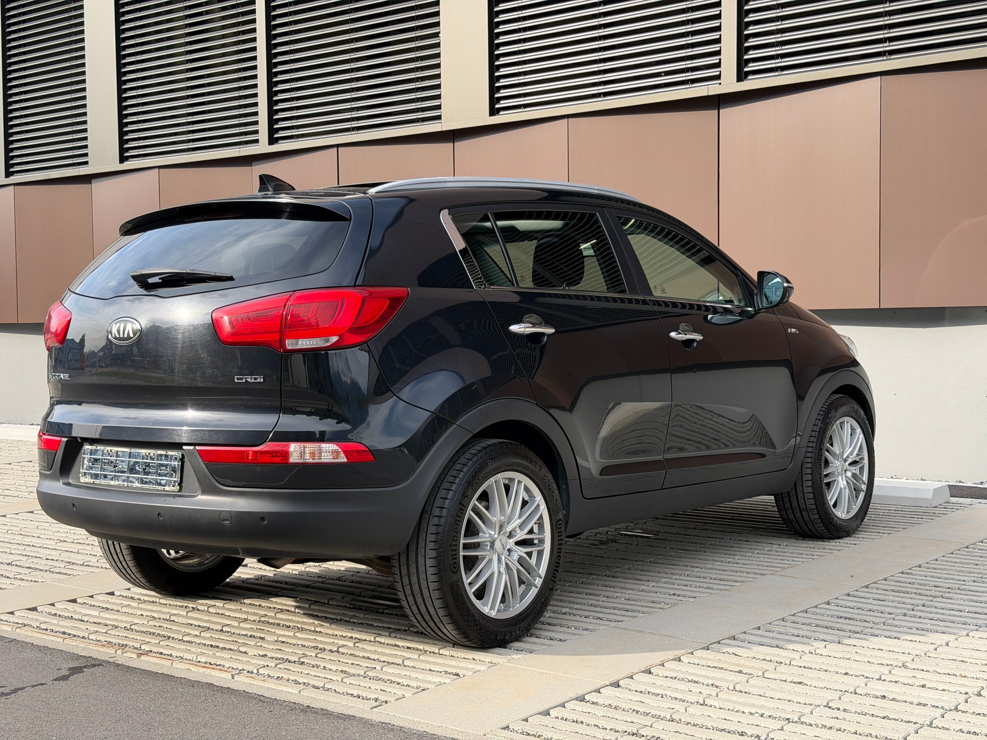 KIA Sportage 2.0 CRDi Trend 4WD Automatic *Facelift* *Panorama*-image-5