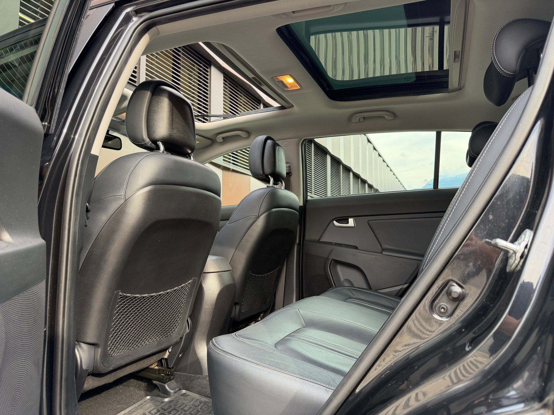 KIA Sportage 2.0 CRDi Trend 4WD Automatic *Facelift* *Panorama*-image-14