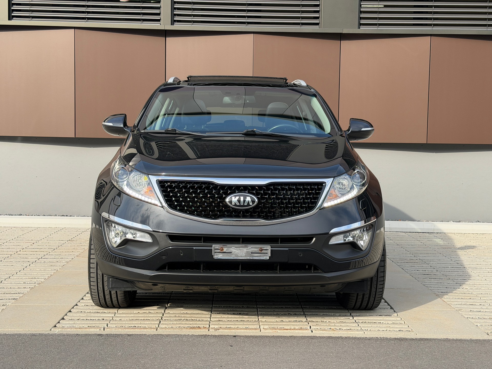 KIA Sportage 2.0 CRDi Trend 4WD Automatic *Facelift* *Panorama*-image-1