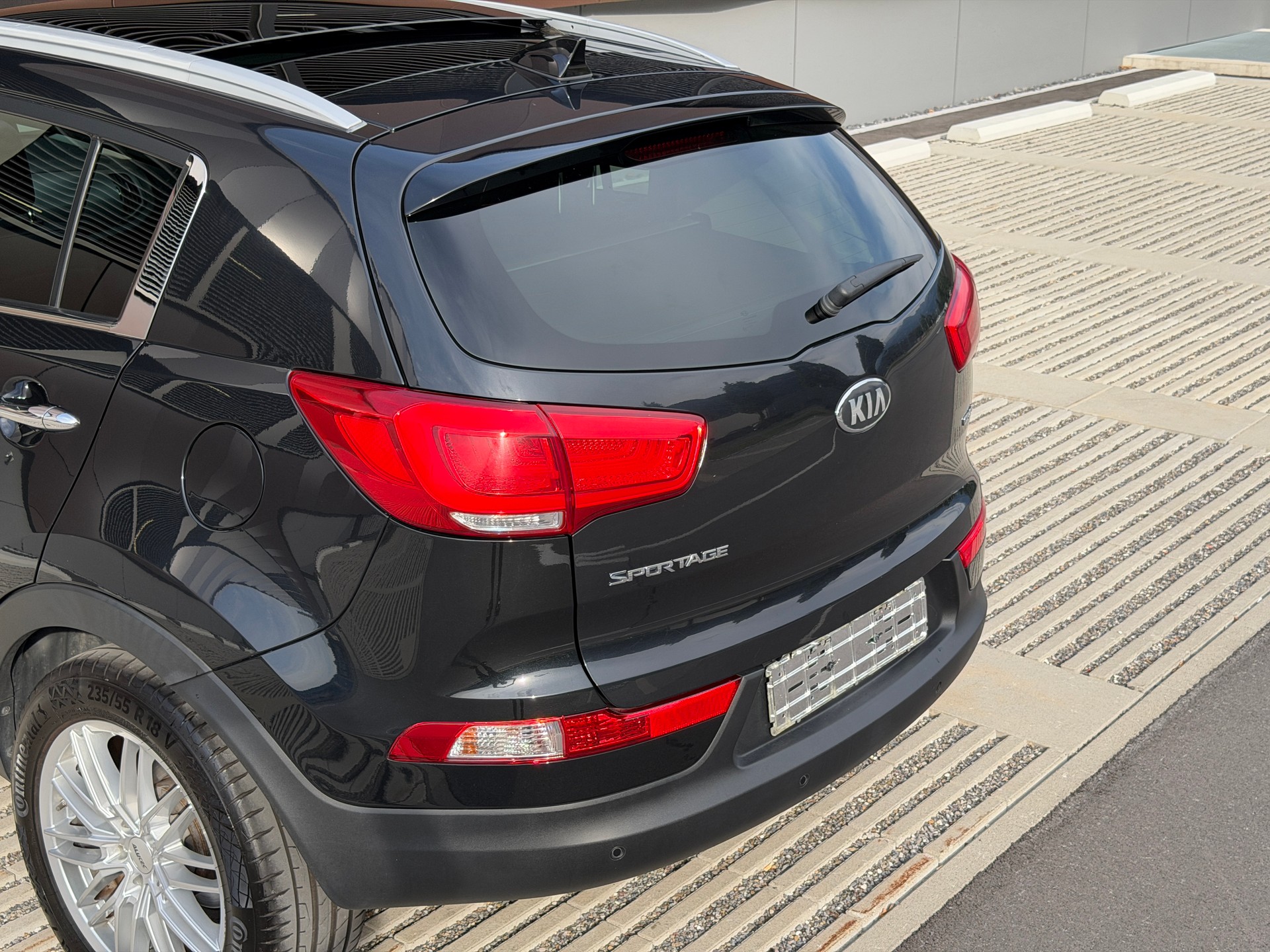 KIA Sportage 2.0 CRDi Trend 4WD Automatic *Facelift* *Panorama*-image-30