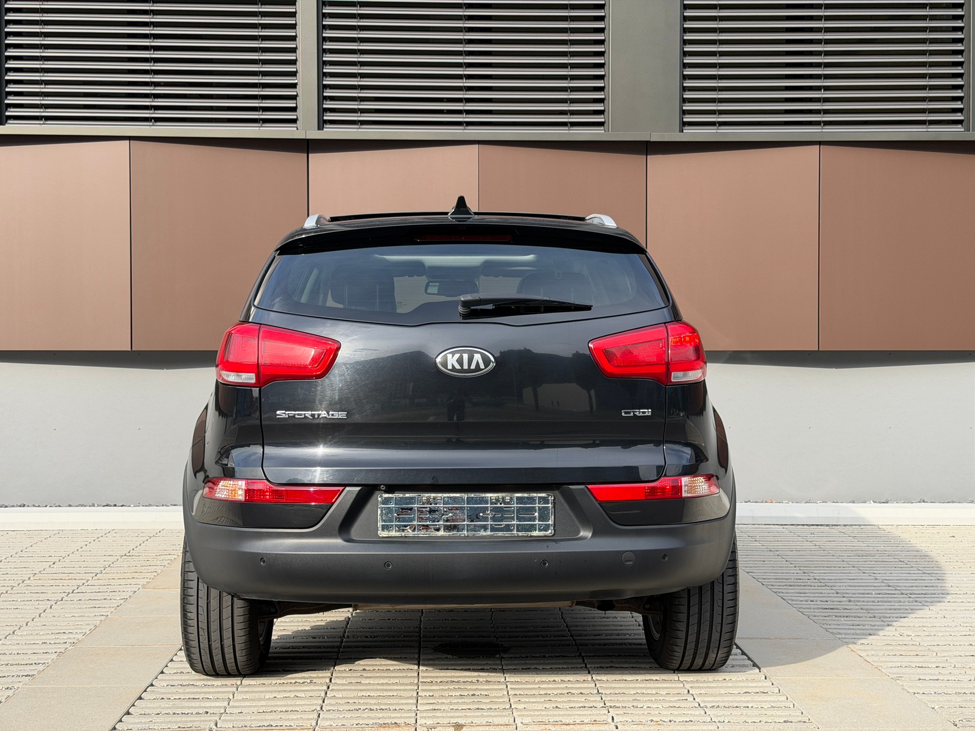 KIA Sportage 2.0 CRDi Trend 4WD Automatic *Facelift* *Panorama*-image-4