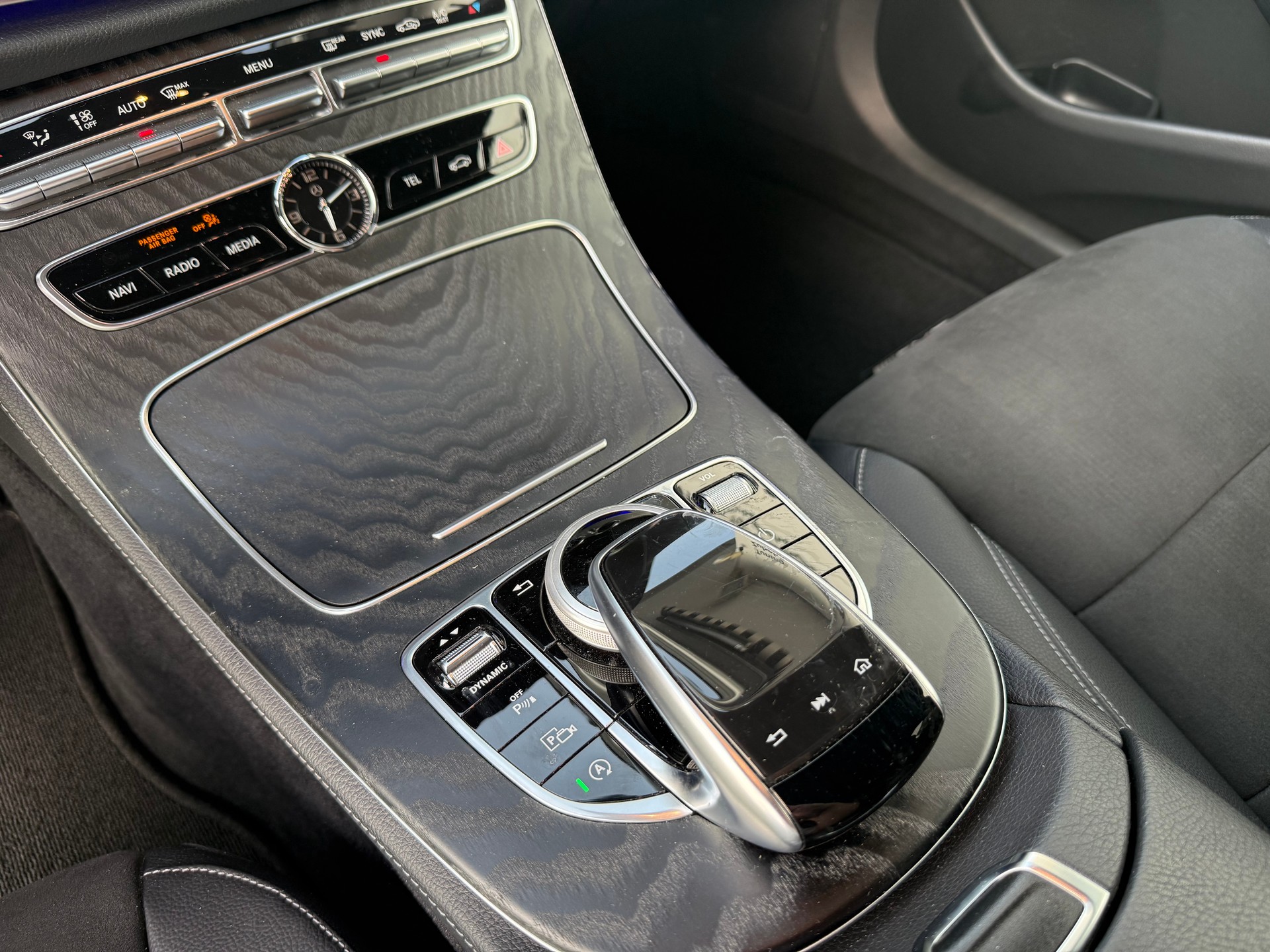MERCEDES-BENZ E 450 AMG Line 4Matic 9G-Tronic-image-17