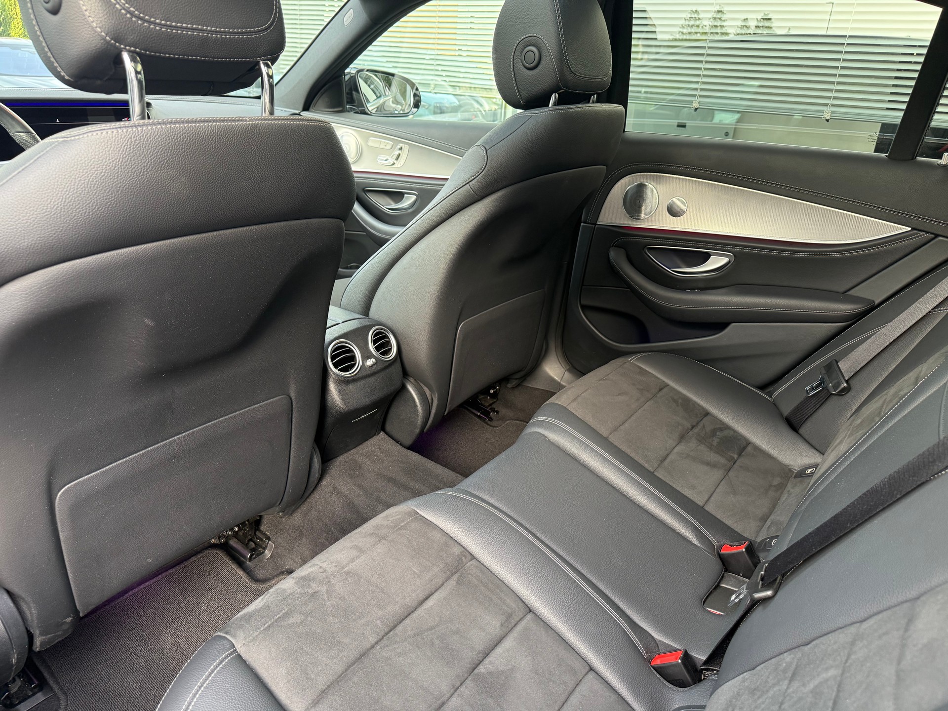 MERCEDES-BENZ E 450 AMG Line 4Matic 9G-Tronic-image-18