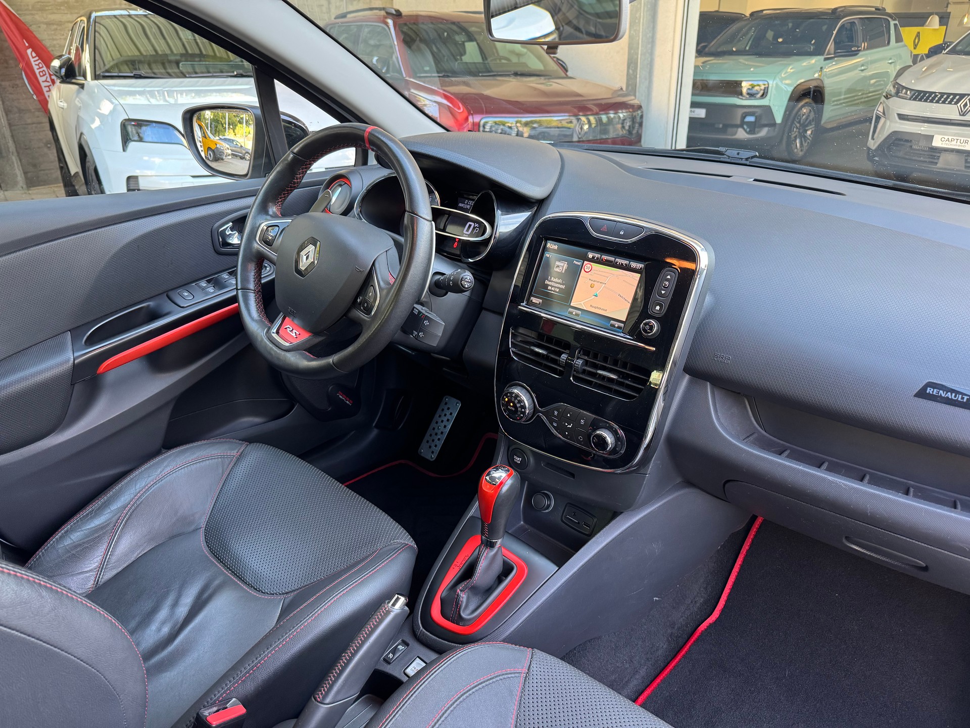 RENAULT Clio 1.6 T RS 200 EDC-image-9