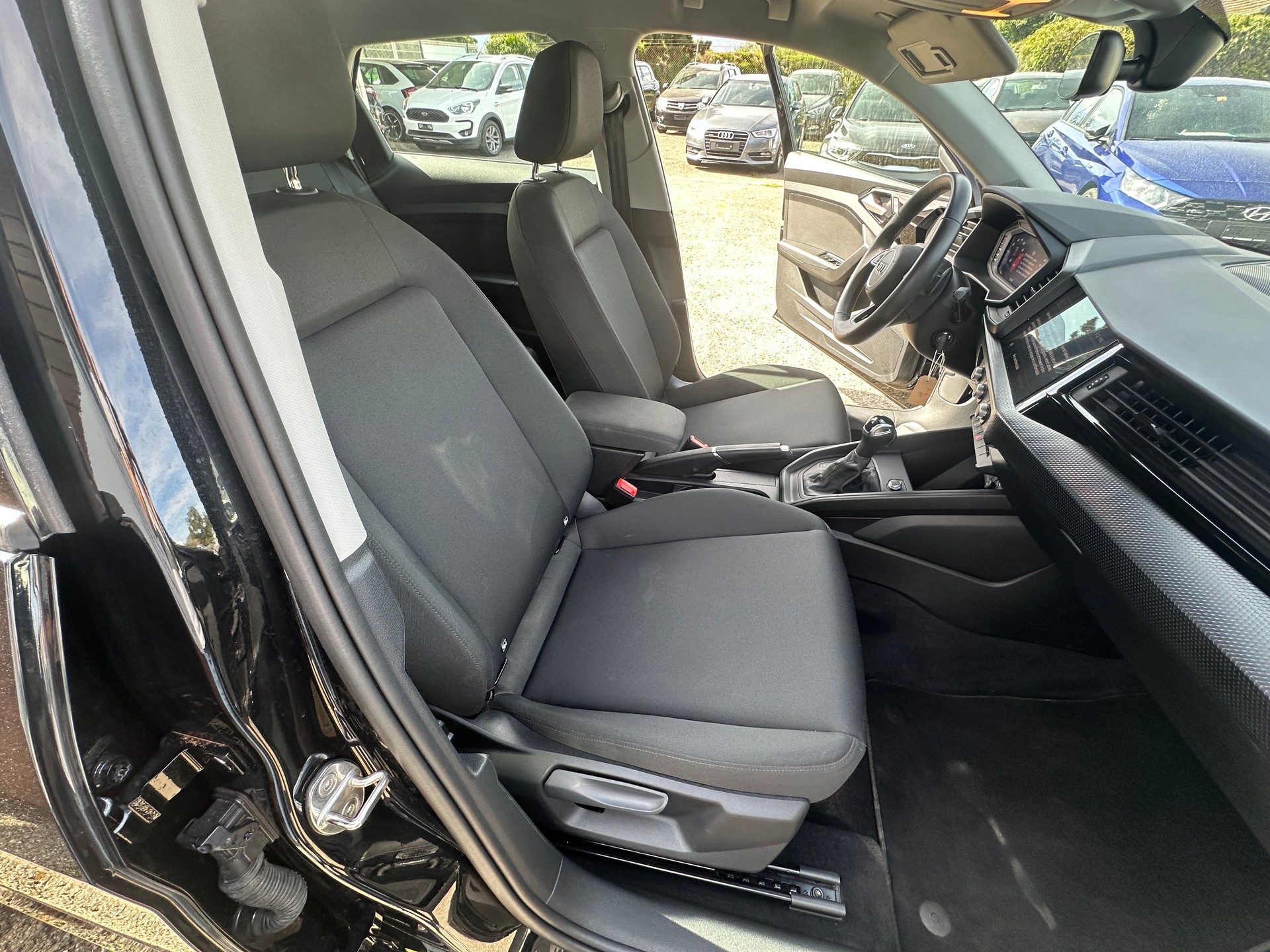 AUDI A1 Sportback 30 TFSI Attraction S-tronic-image-18