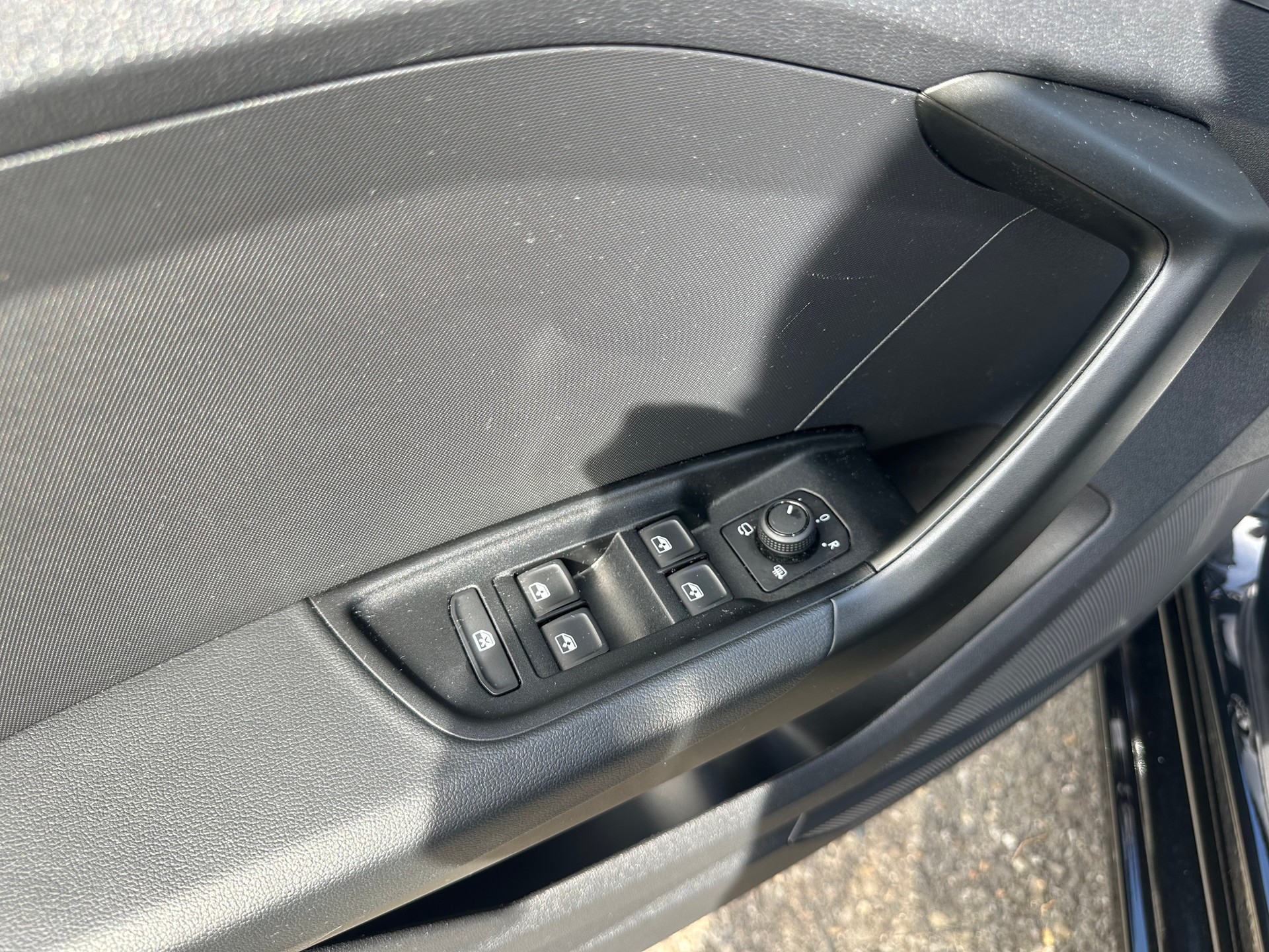 AUDI A1 Sportback 30 TFSI Attraction S-tronic-image-28