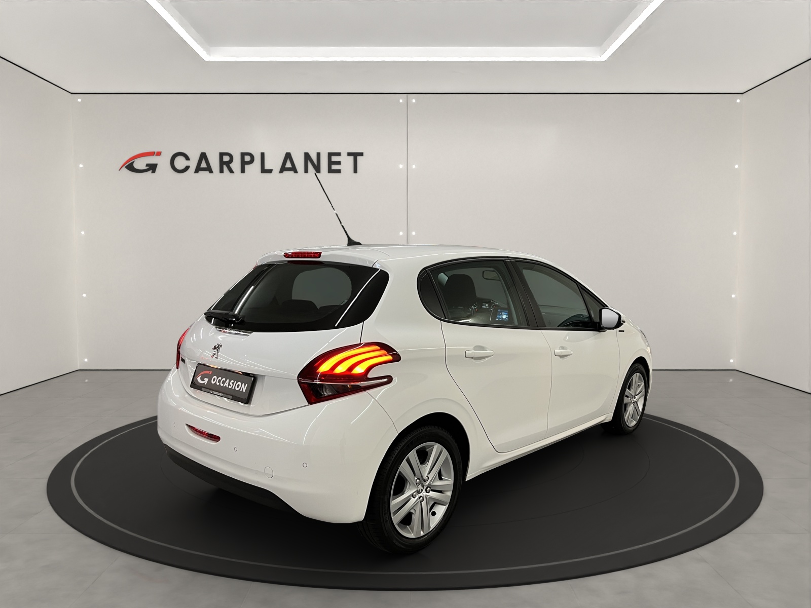 PEUGEOT 208 1.2 PureTech Signature S/S-image-4