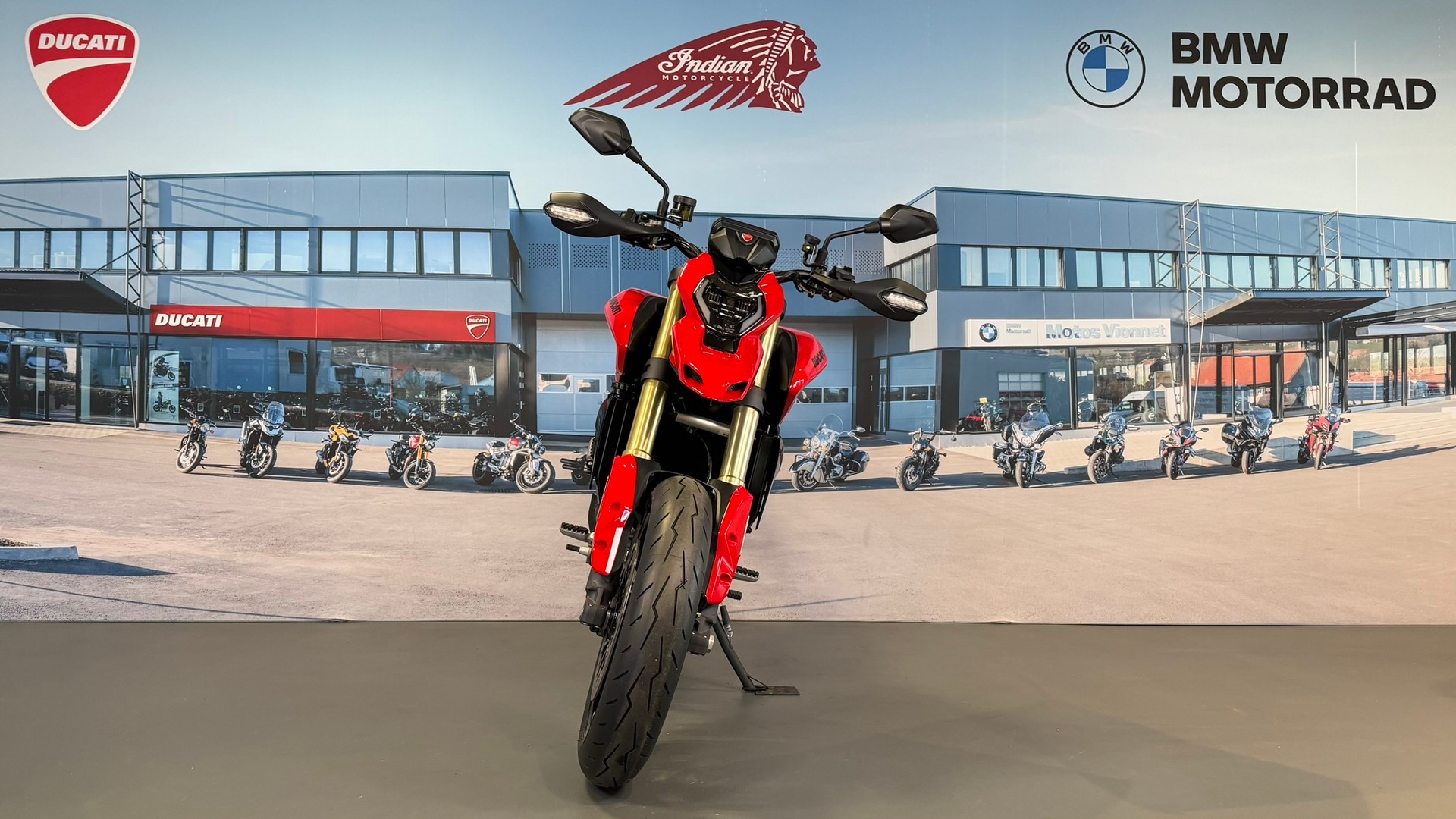 DUCATI Hypermotard V2-showroom-element-1