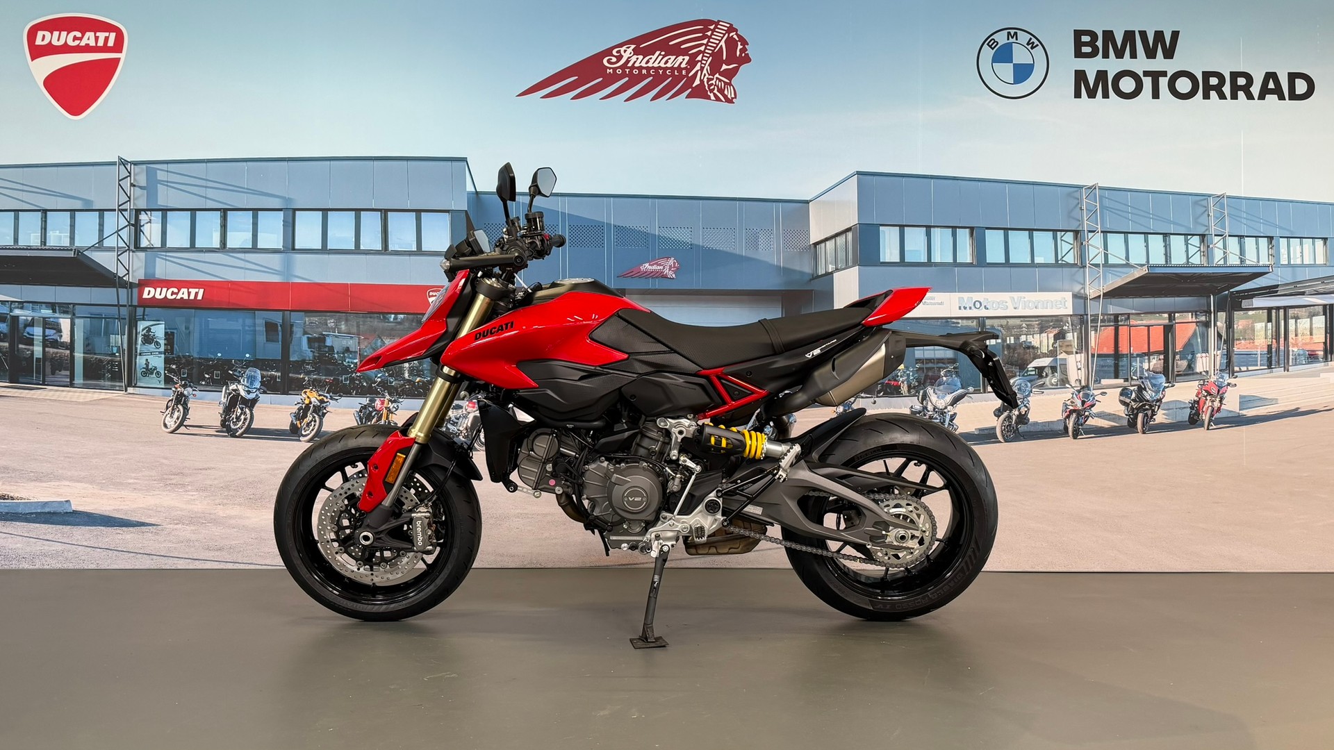 DUCATI Hypermotard V2-showroom-element-3