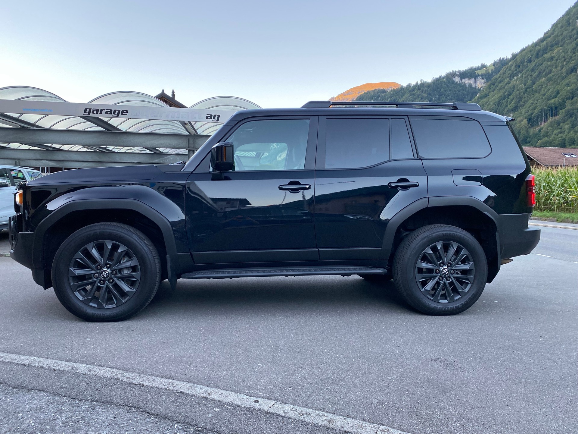 TOYOTA Land Cruiser 2.8TD Invincible Automat-image-0