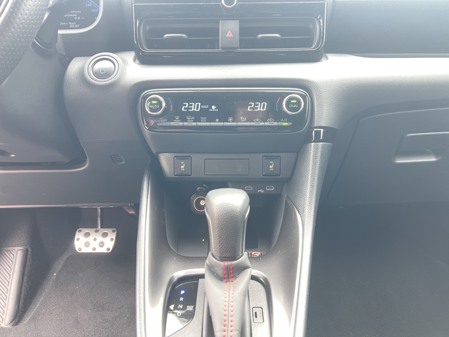 TOYOTA Yaris 1.5 VVT-i HSD GR Sport-image-10