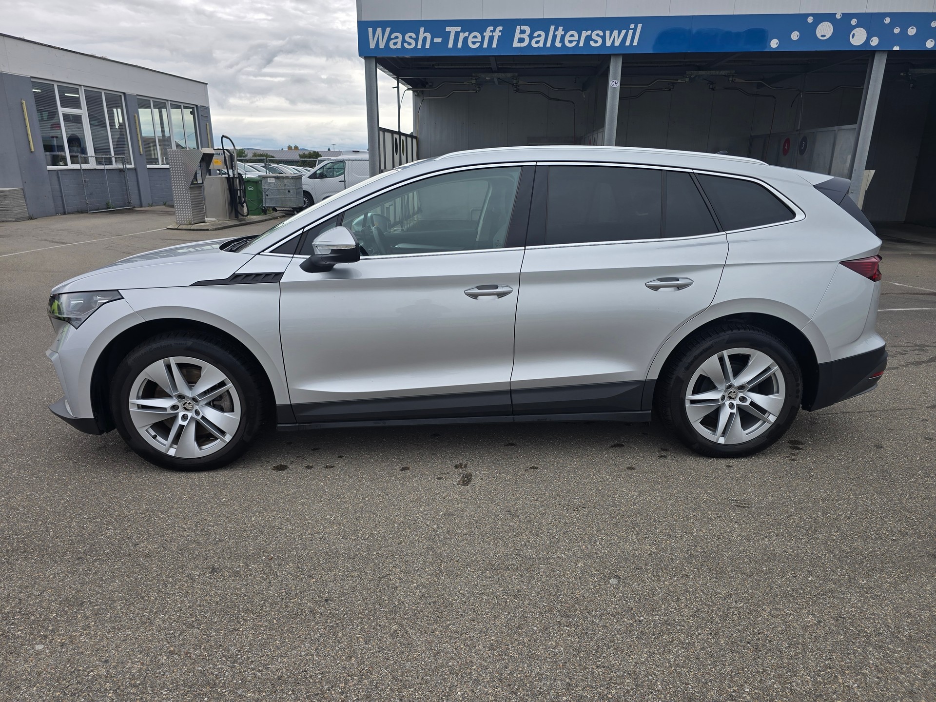 SKODA Enyaq iV 80*Frsch ab MFK"Anhängerkupplung**** SoH werth 97% *-image-1