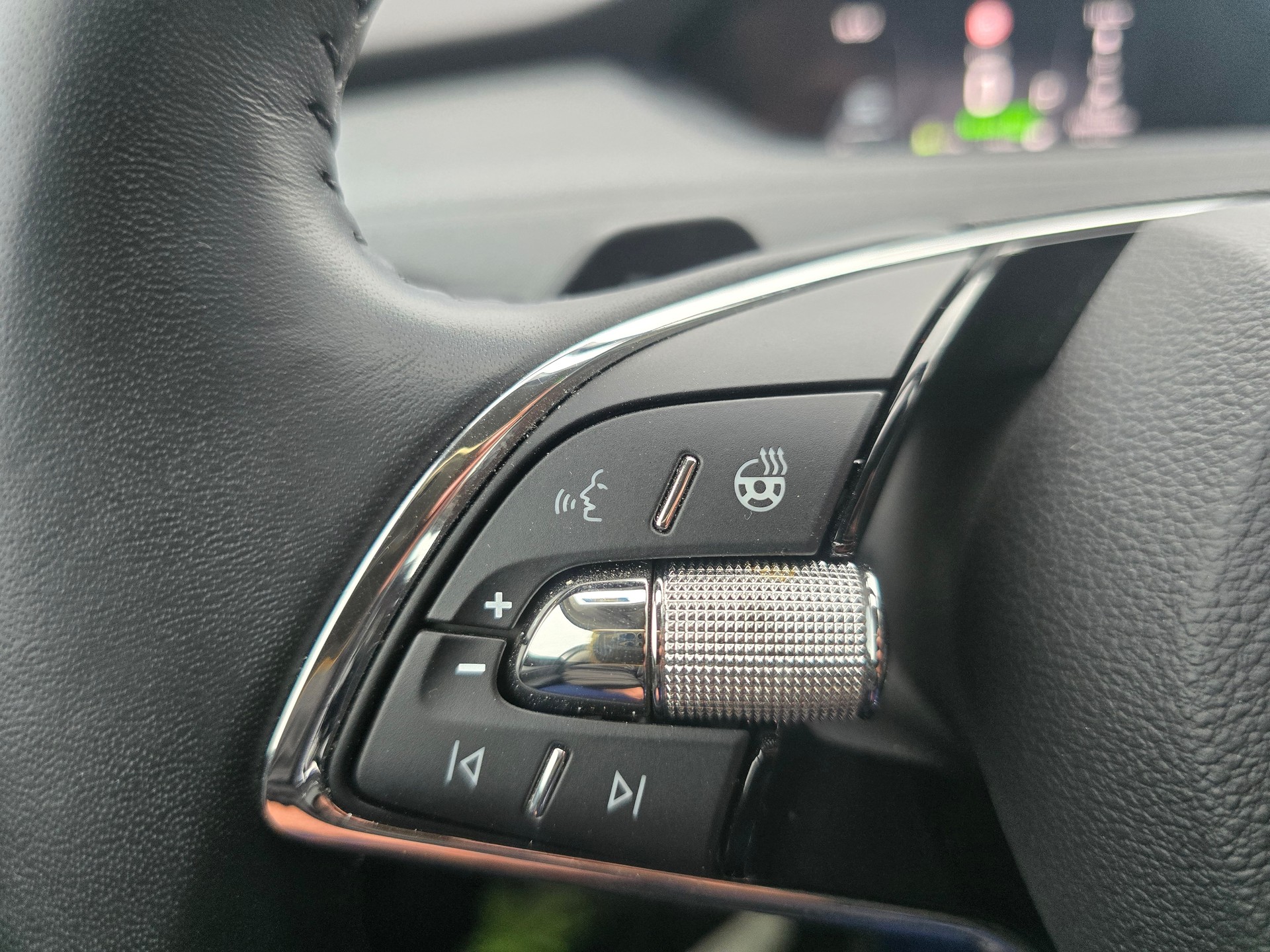 SKODA Enyaq iV 80*Frsch ab MFK"Anhängerkupplung**** SoH werth 97% *-image-8