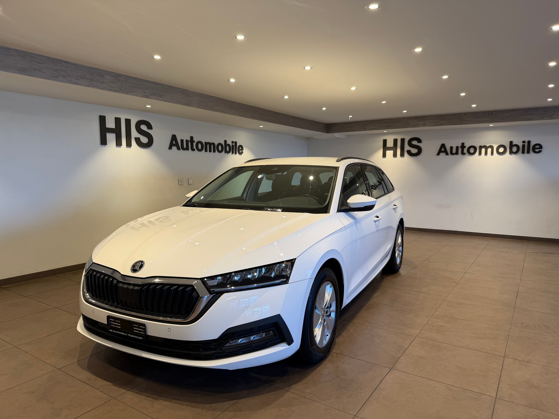 SKODA Octavia Combi 2.0 TDI Ambition 4x4 DSG-image-0
