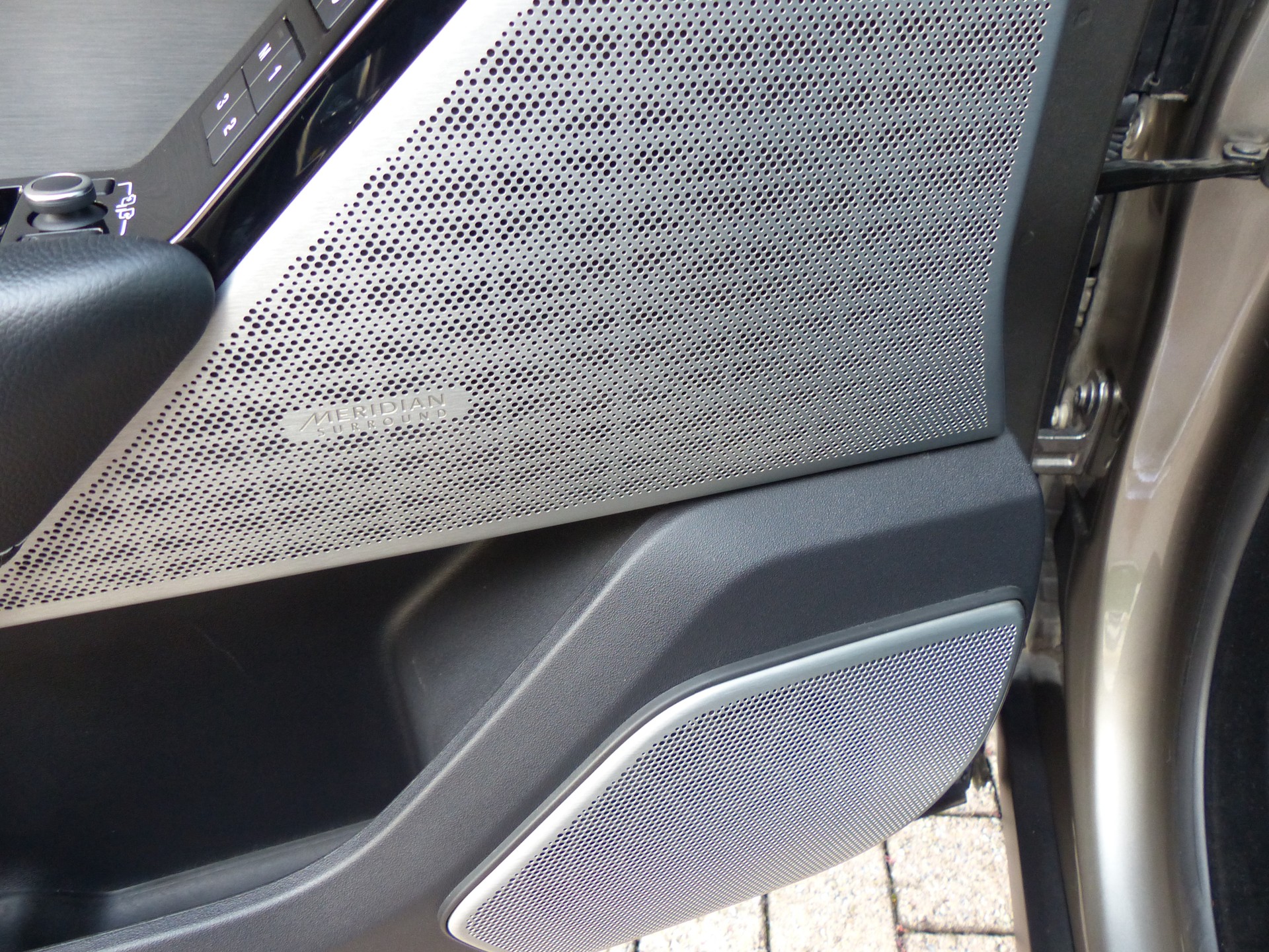 LAND ROVER Range Rover Velar R-Dynamic P 300 SE Automatic-image-9