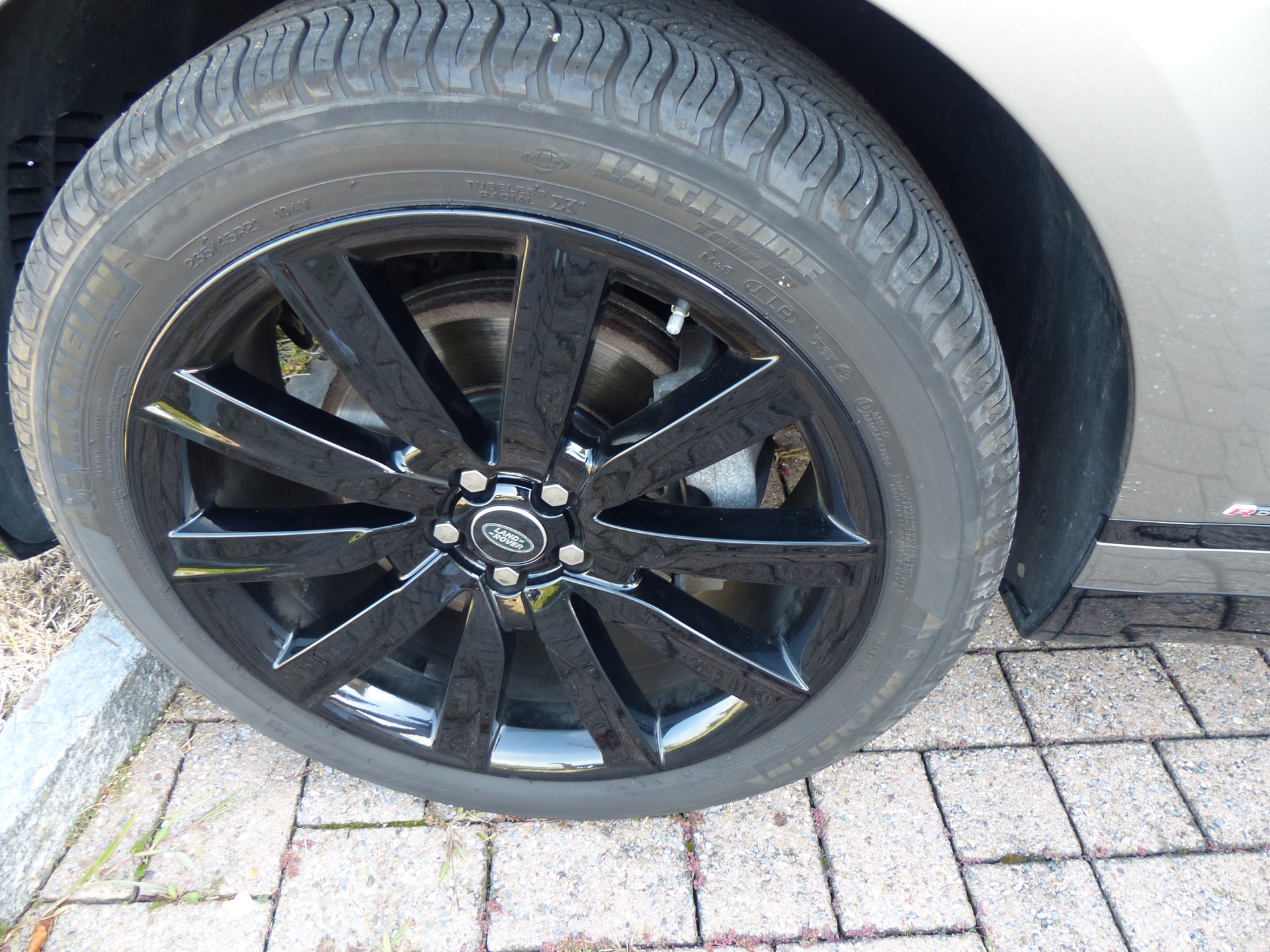 LAND ROVER Range Rover Velar R-Dynamic P 300 SE Automatic-image-10