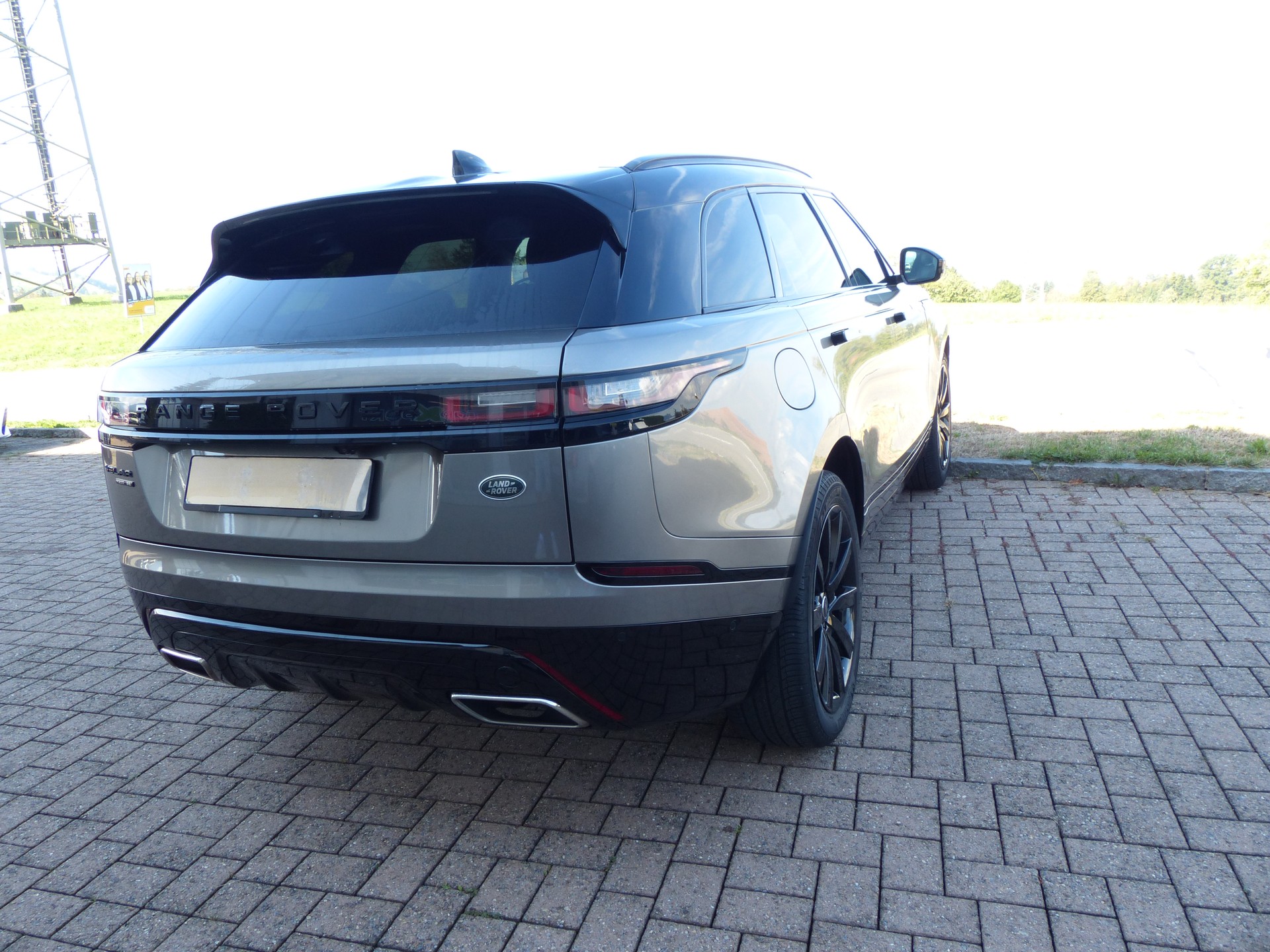 LAND ROVER Range Rover Velar R-Dynamic P 300 SE Automatic-image-16
