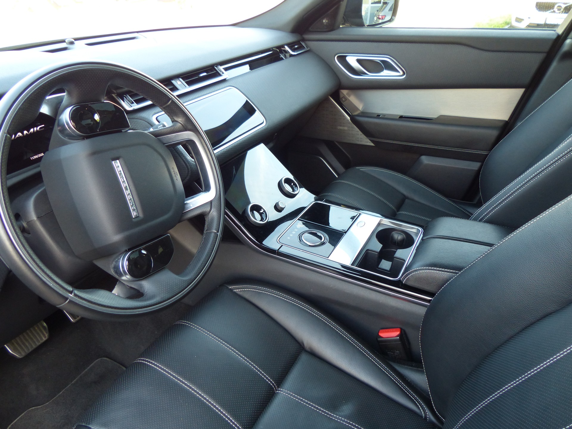 LAND ROVER Range Rover Velar R-Dynamic P 300 SE Automatic-image-5