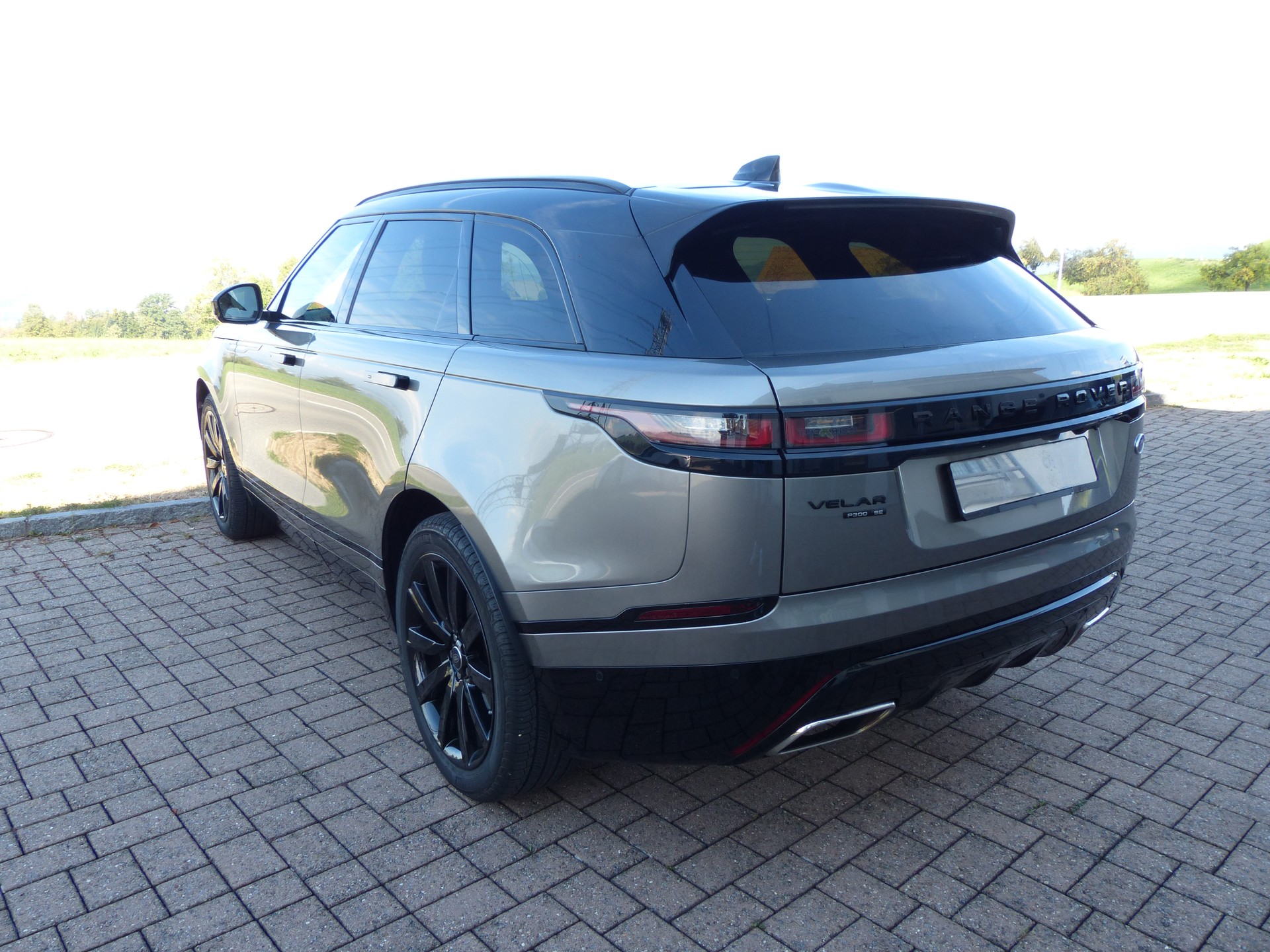LAND ROVER Range Rover Velar R-Dynamic P 300 SE Automatic-image-1