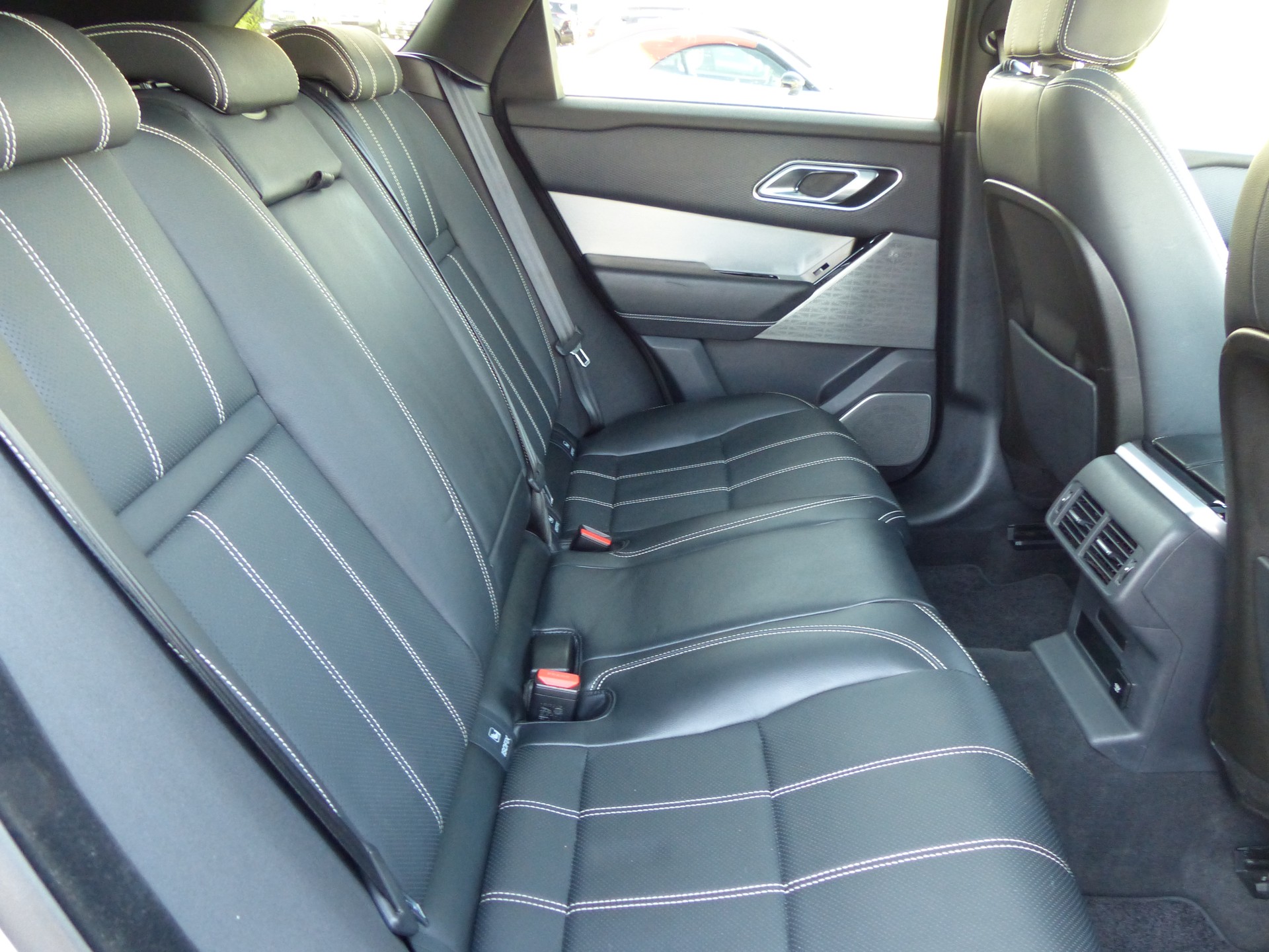 LAND ROVER Range Rover Velar R-Dynamic P 300 SE Automatic-image-19