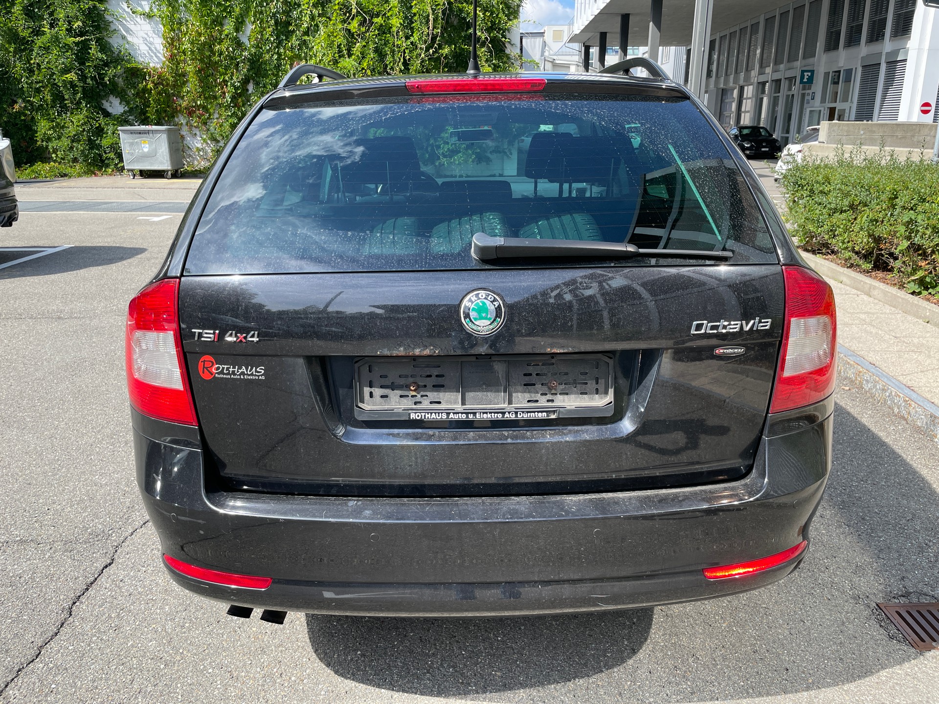 SKODA Octavia Combi 1.8 TSI Adventure 4x4-image-3